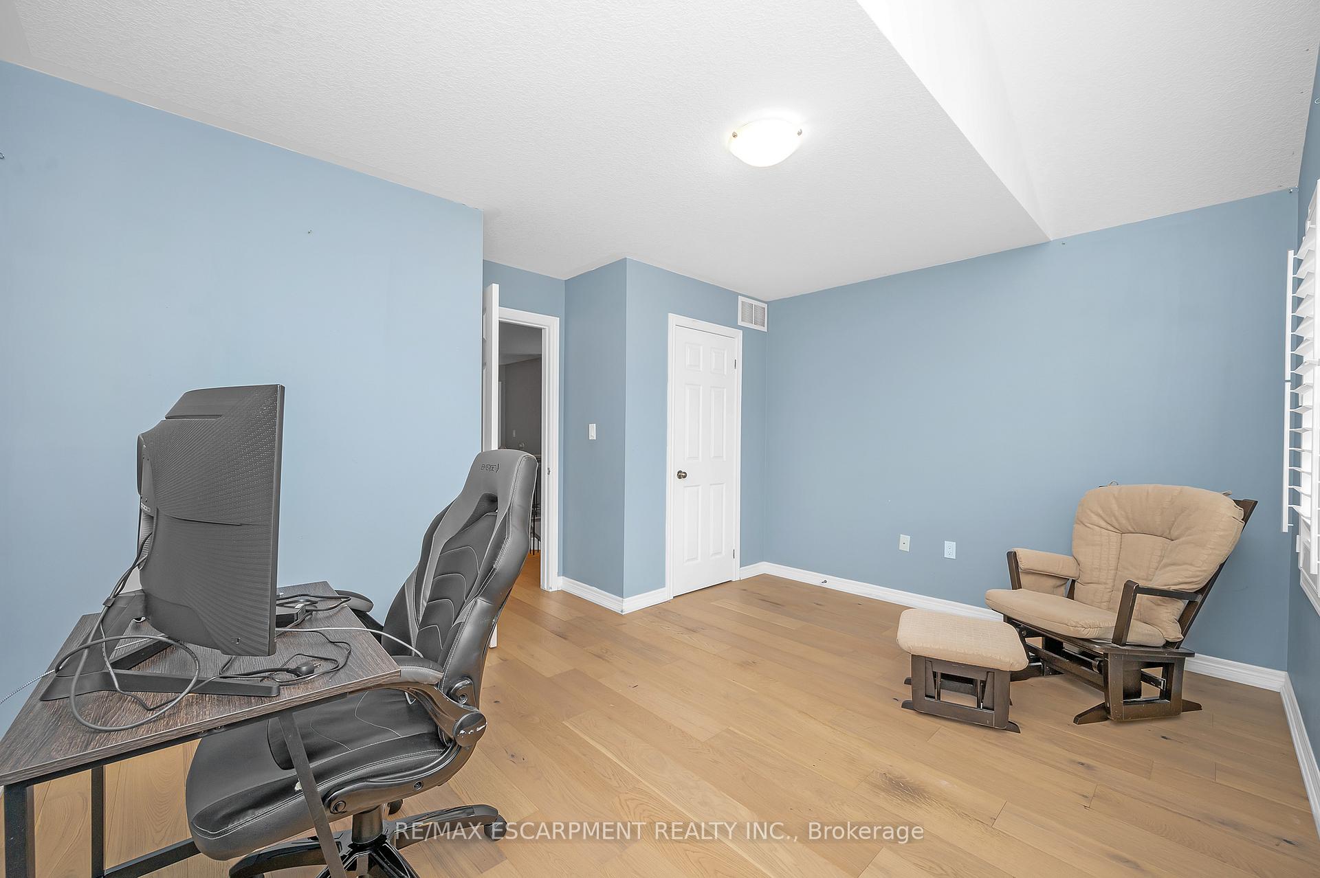 Photo 21 of 44 Pelech Crescent, Hamilton, Stoney Creek Mountain — HOMEH