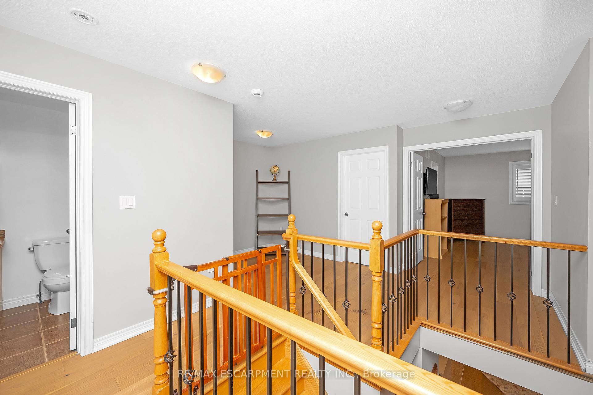Photo 22 of 44 Pelech Crescent, Hamilton, Stoney Creek Mountain — HOMEH
