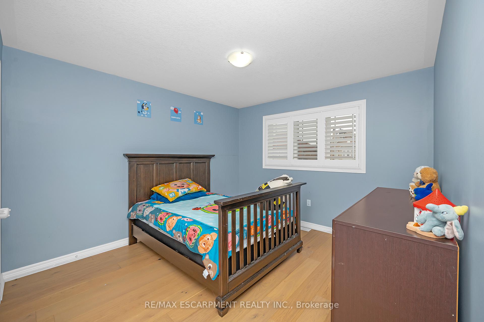 Photo 24 of 44 Pelech Crescent, Hamilton, Stoney Creek Mountain — HOMEH