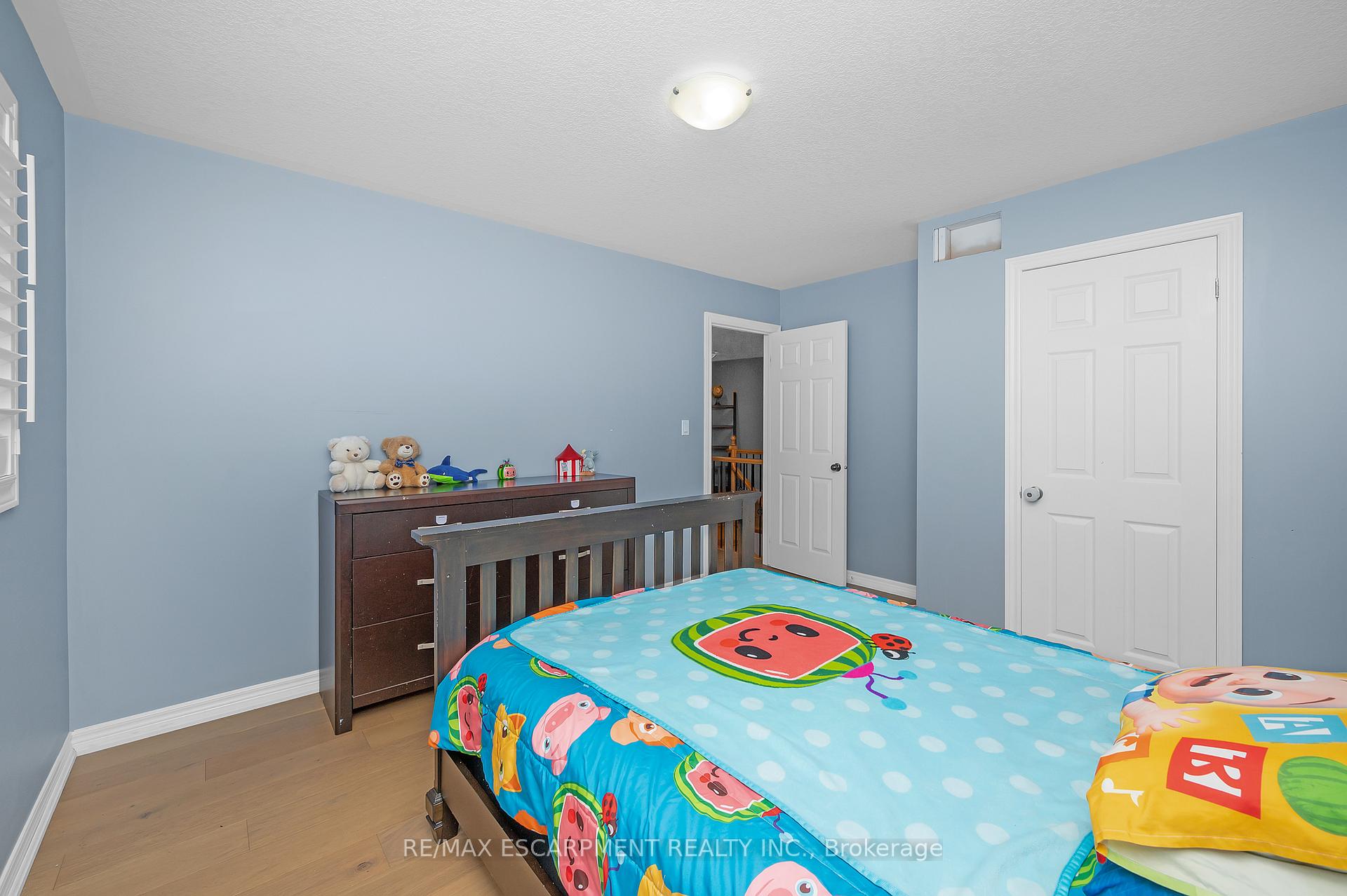 Photo 32 of 44 Pelech Crescent, Hamilton, Stoney Creek Mountain — HOMEH