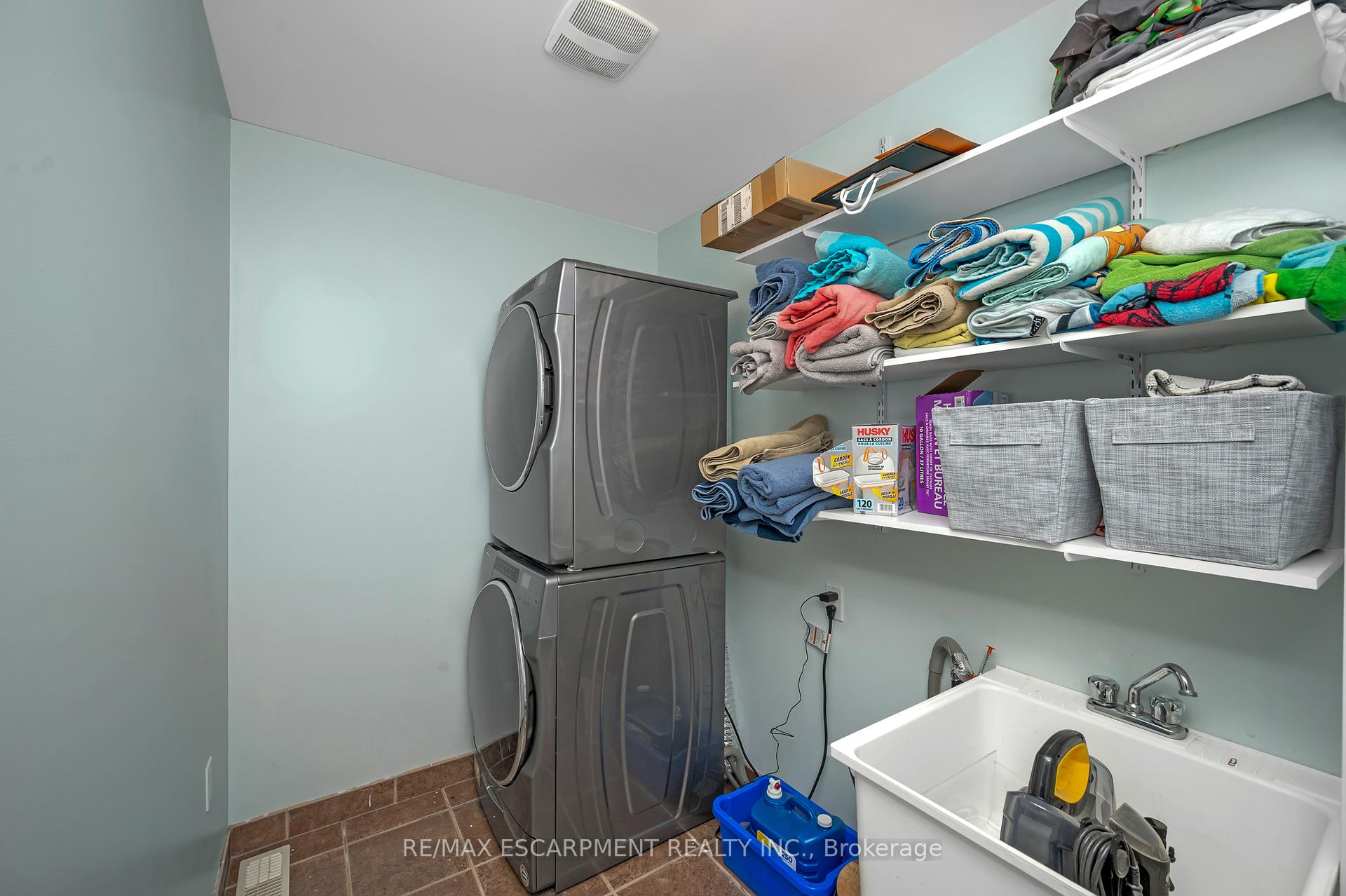 Photo 26 of 44 Pelech Crescent, Hamilton, Stoney Creek Mountain — HOMEH