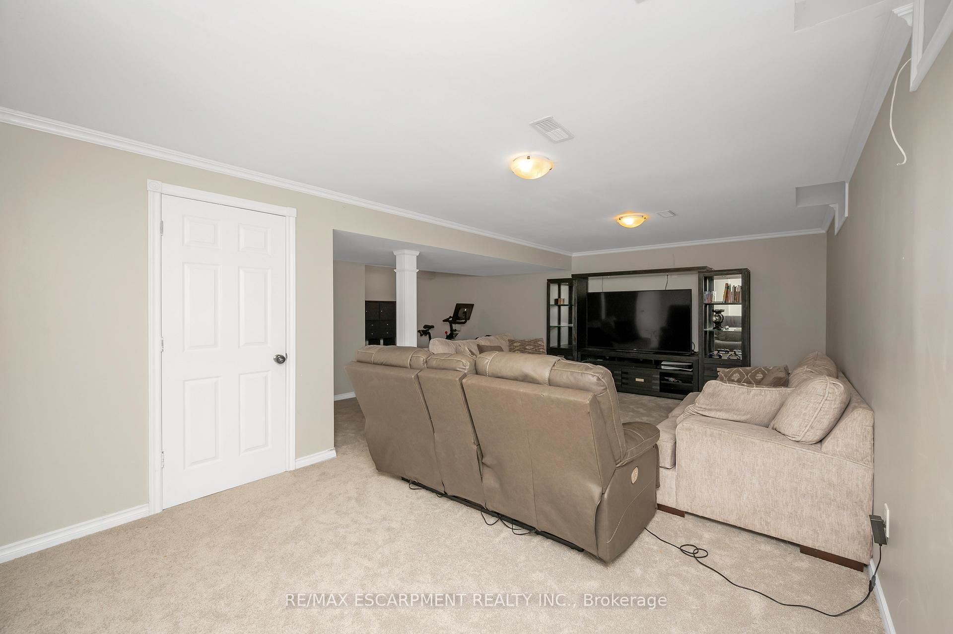 Photo 31 of 44 Pelech Crescent, Hamilton, Stoney Creek Mountain — HOMEH