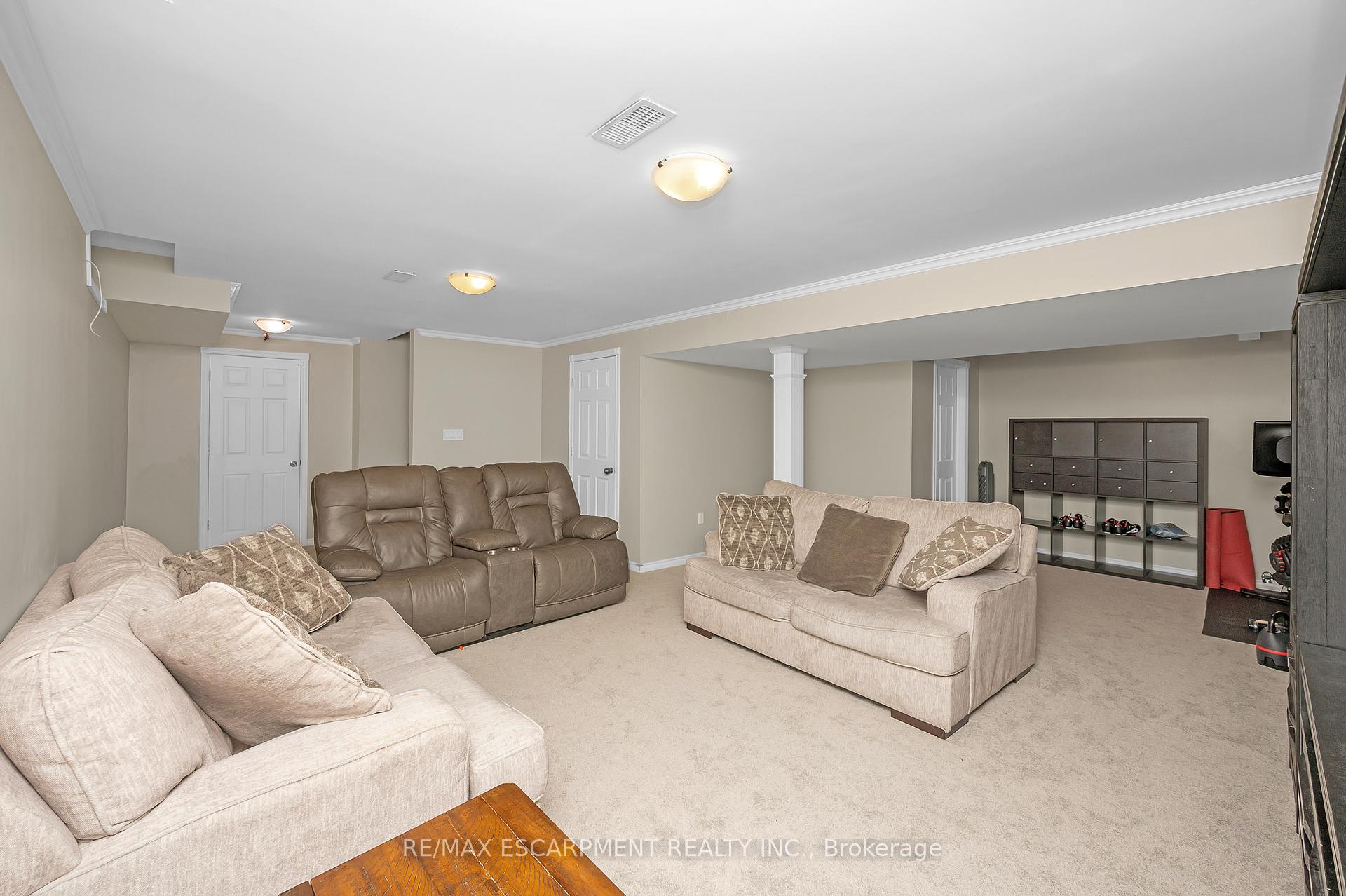 Photo 33 of 44 Pelech Crescent, Hamilton, Stoney Creek Mountain — HOMEH
