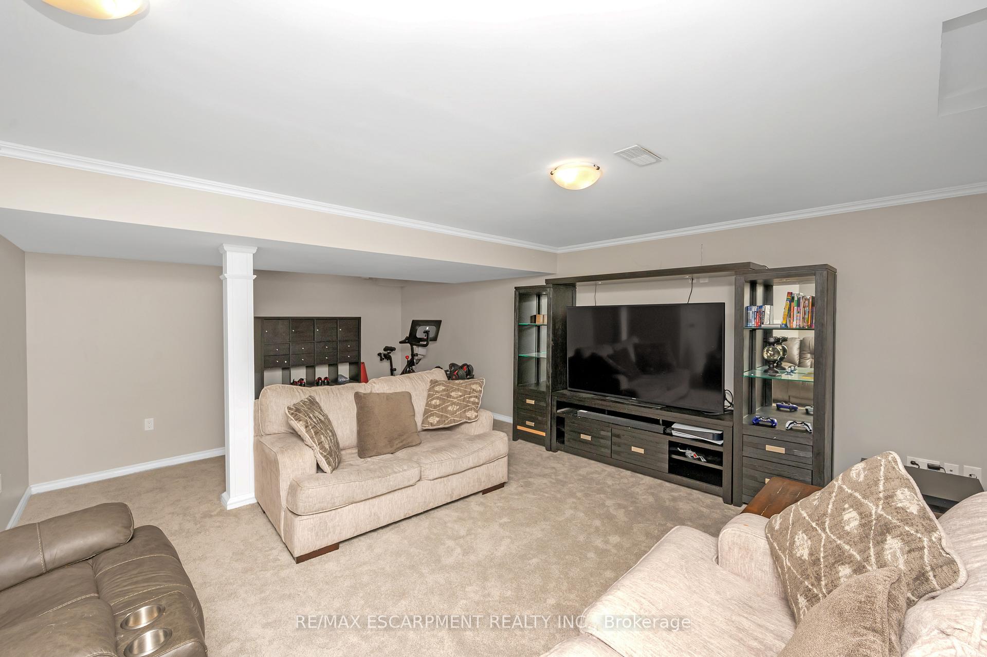 Photo 36 of 44 Pelech Crescent, Hamilton, Stoney Creek Mountain — HOMEH