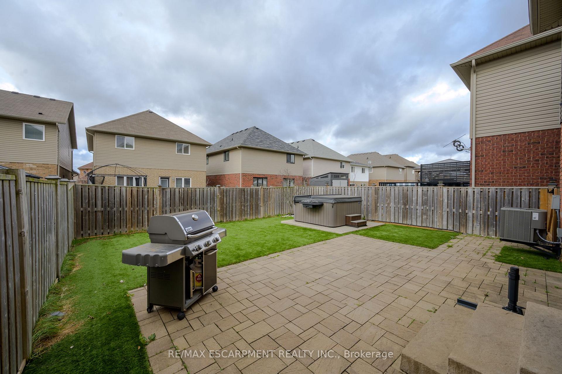 Photo 40 of 44 Pelech Crescent, Hamilton, Stoney Creek Mountain — HOMEH
