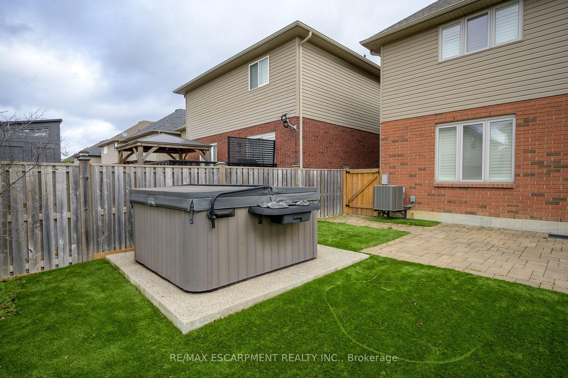 Photo 38 of 44 Pelech Crescent, Hamilton, Stoney Creek Mountain — HOMEH