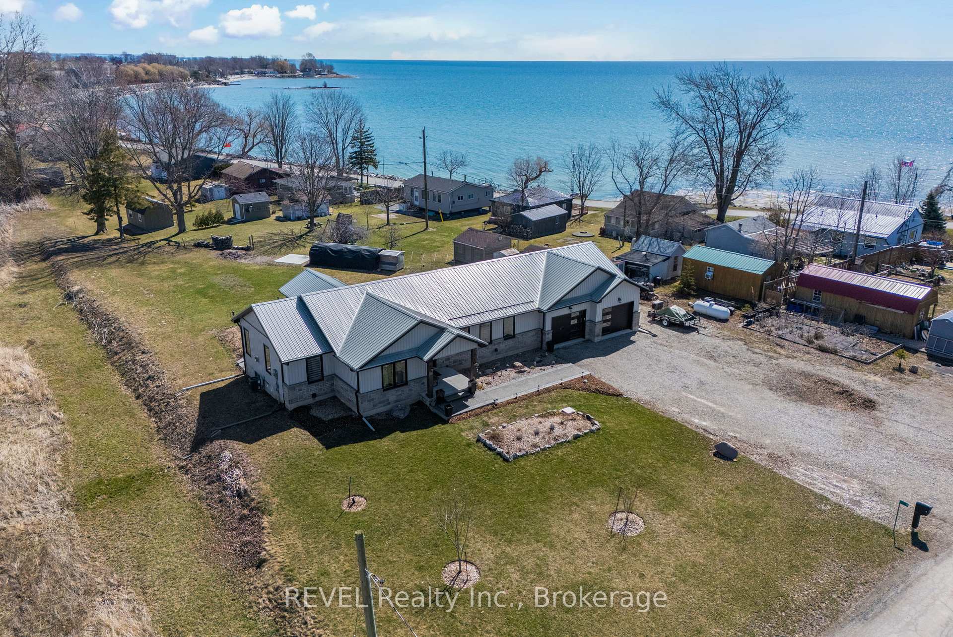 Photo 3 of 8 Reicheld Road, Haldimand — HOMEH