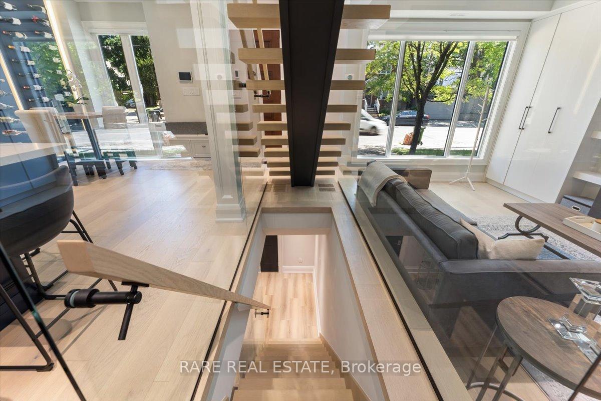 Photo 14 of 1566 Mount Pleasant Road, Toronto, Lawrence Park North — HOMEH
