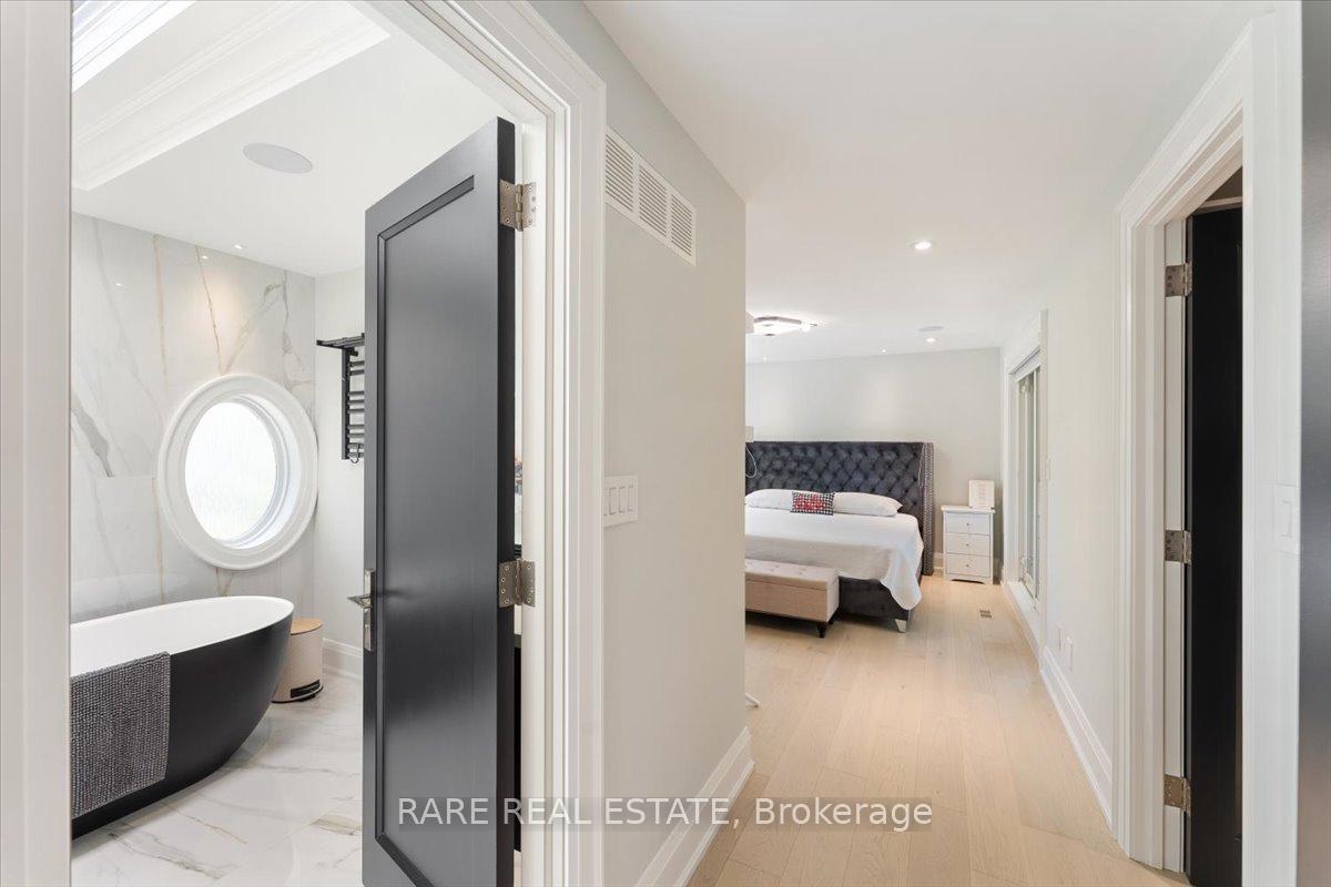 Photo 10 of 1566 Mount Pleasant Road, Toronto, Lawrence Park North — HOMEH