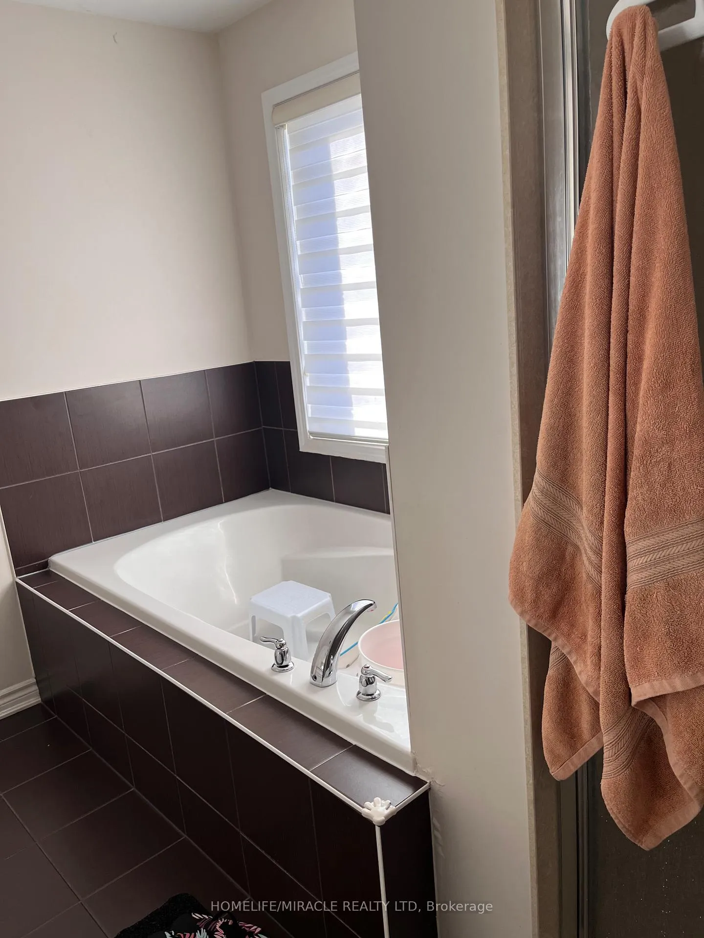 Photo 236 of 12 Meadowcrest Lane, Brampton, Northwest Brampton — HOMEH