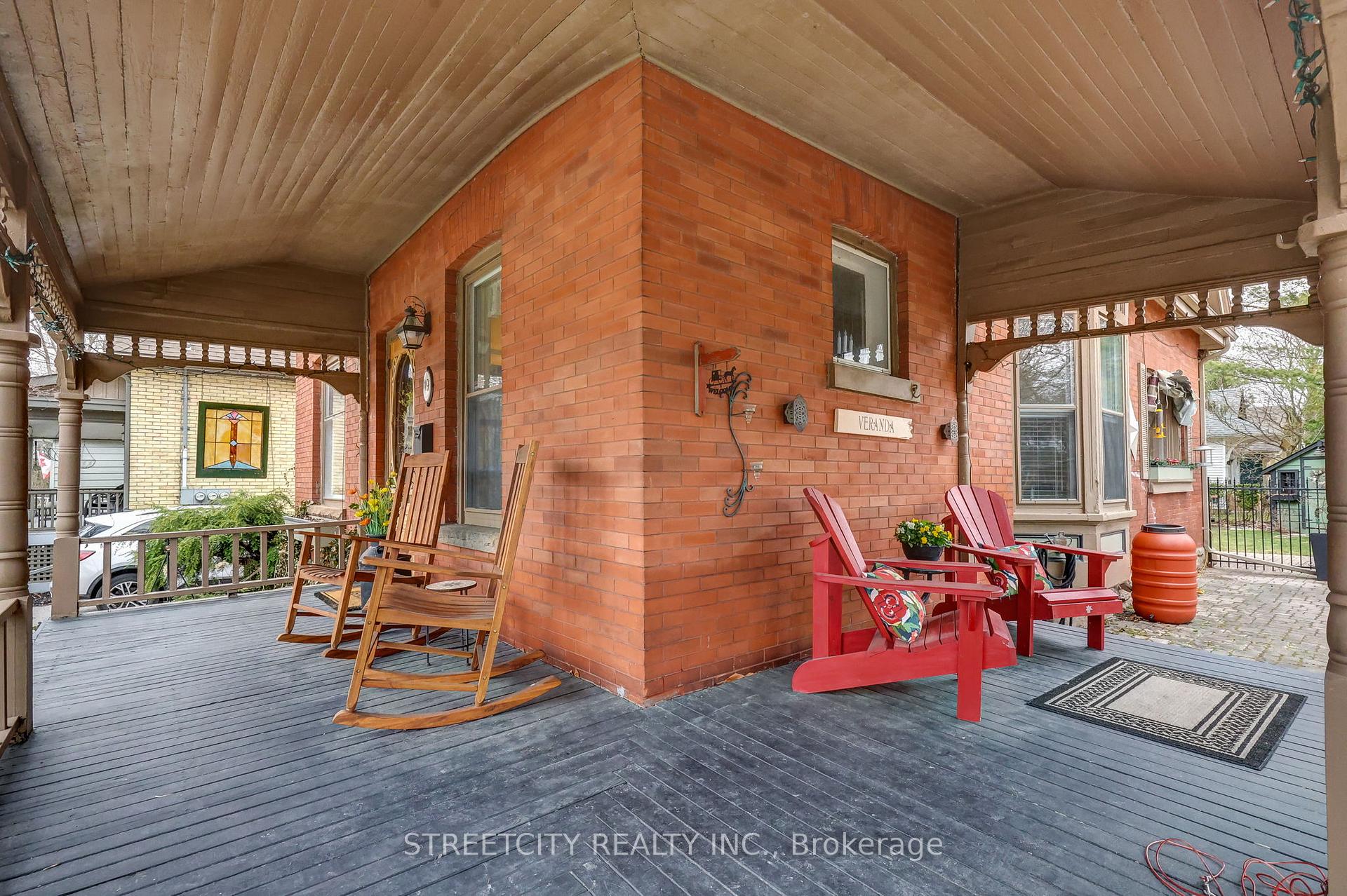 Photo 10 of 19 Prince Albert Street, St. Thomas — HOMEH