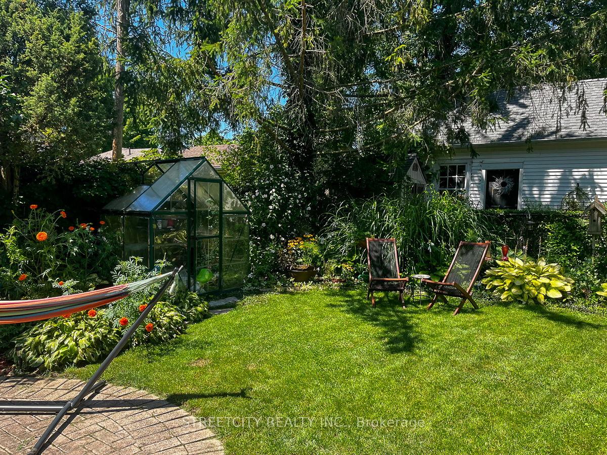 Photo 4 of 19 Prince Albert Street, St. Thomas — HOMEH