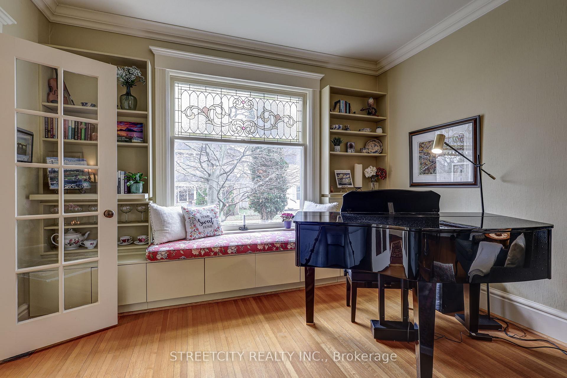 Photo 18 of 19 Prince Albert Street, St. Thomas — HOMEH