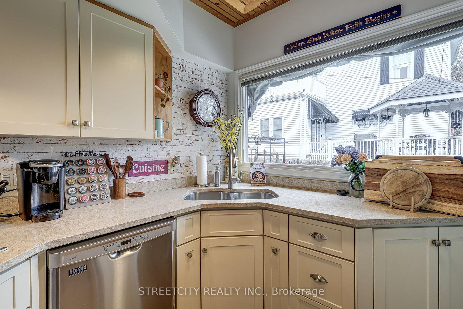Photo 31 of 19 Prince Albert Street, St. Thomas — HOMEH