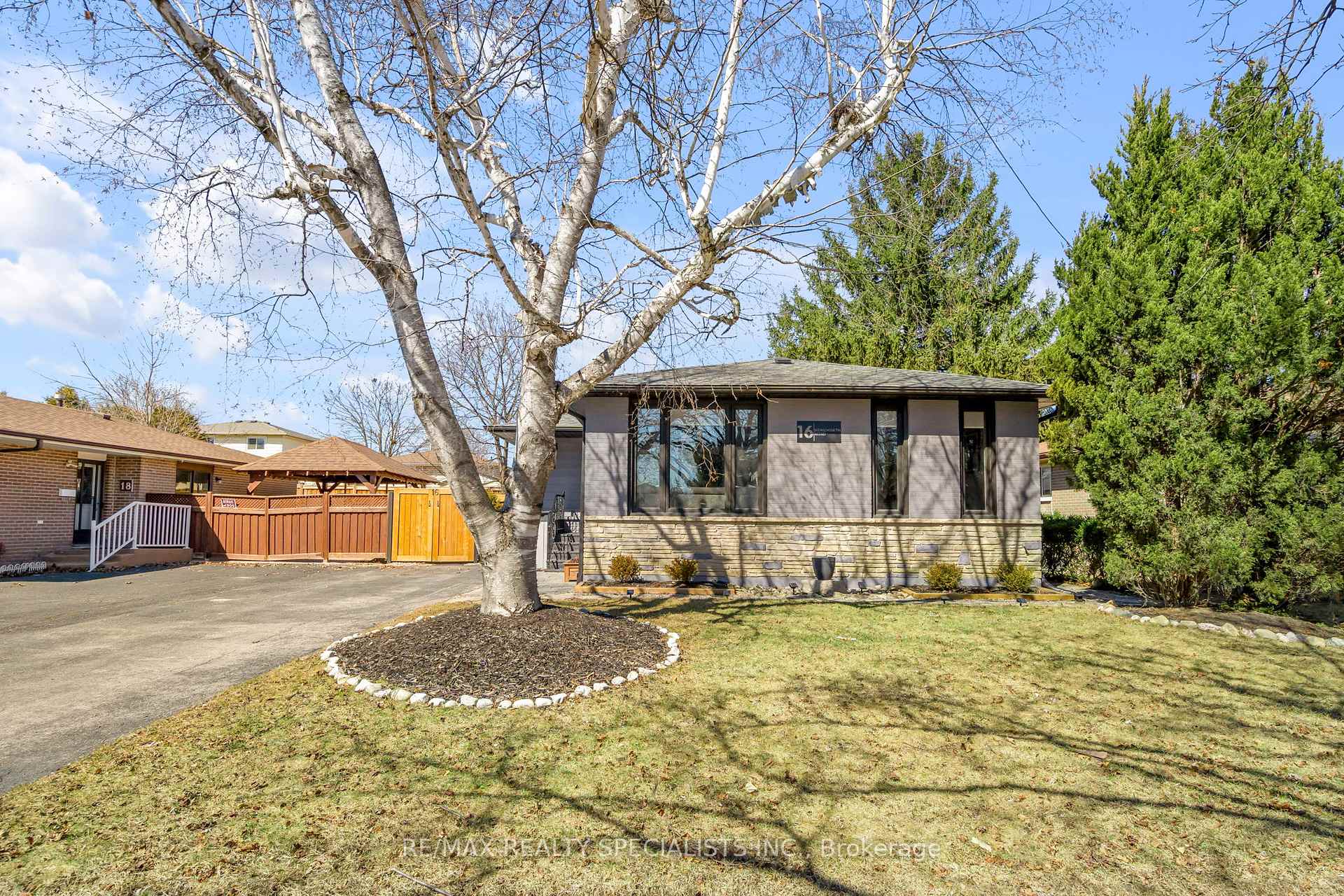 Photo 34 of 16 Kenilworth Road, Brampton, Madoc — HOMEH