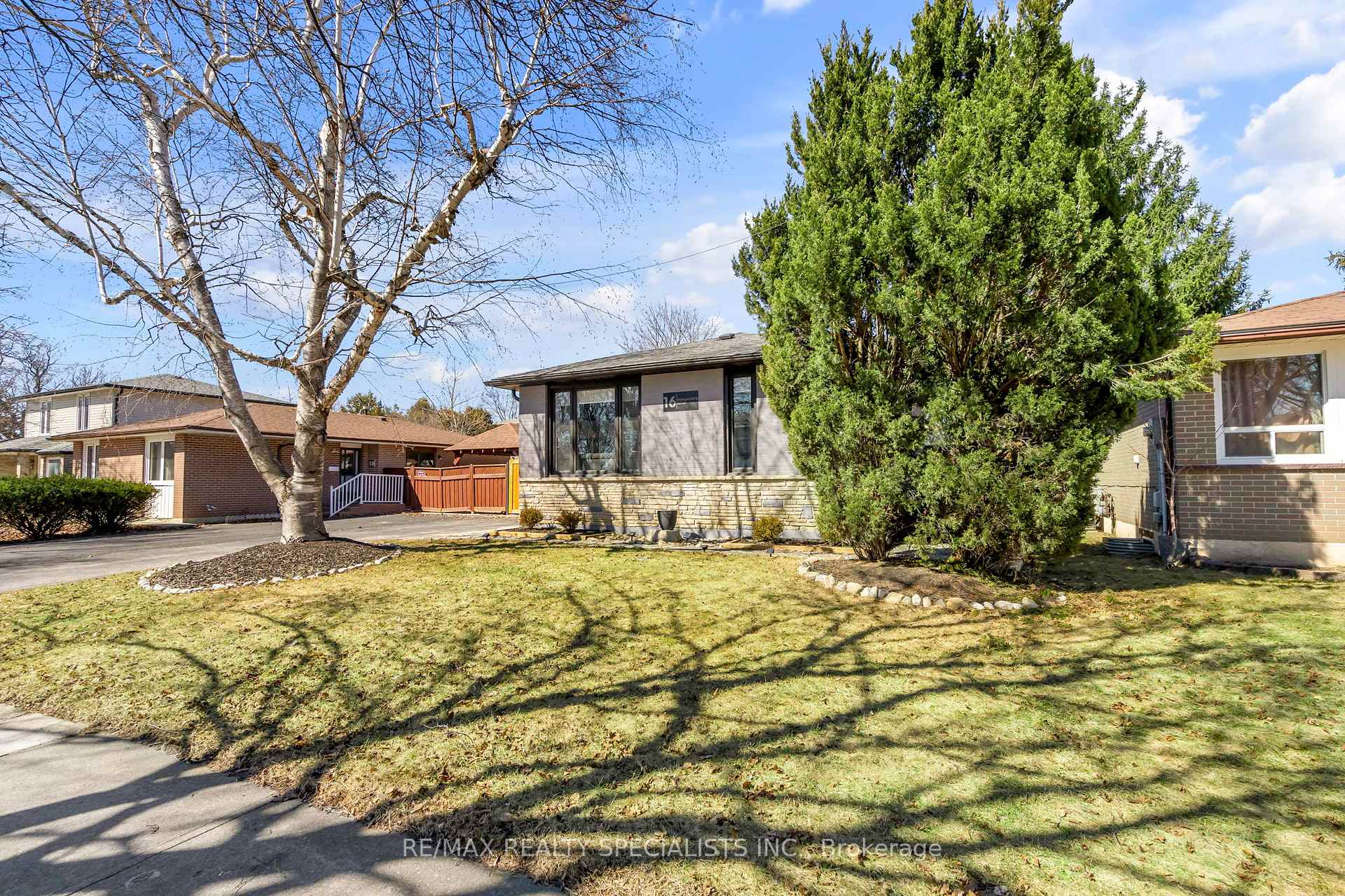 Photo 7 of 16 Kenilworth Road, Brampton, Madoc — HOMEH
