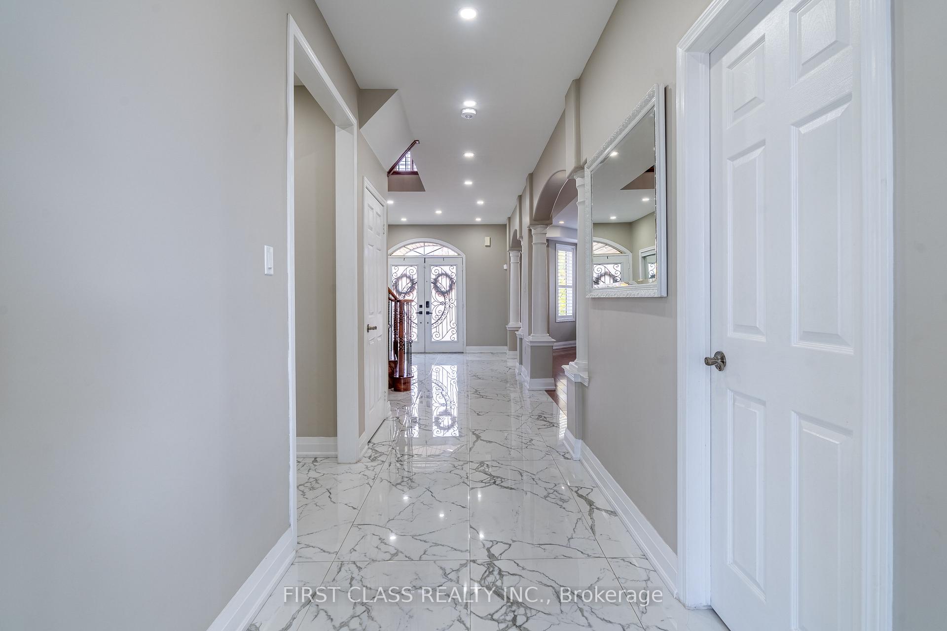 Photo 2 of 26 Pecan Drive, Brampton, Vales of Castlemore — HOMEH