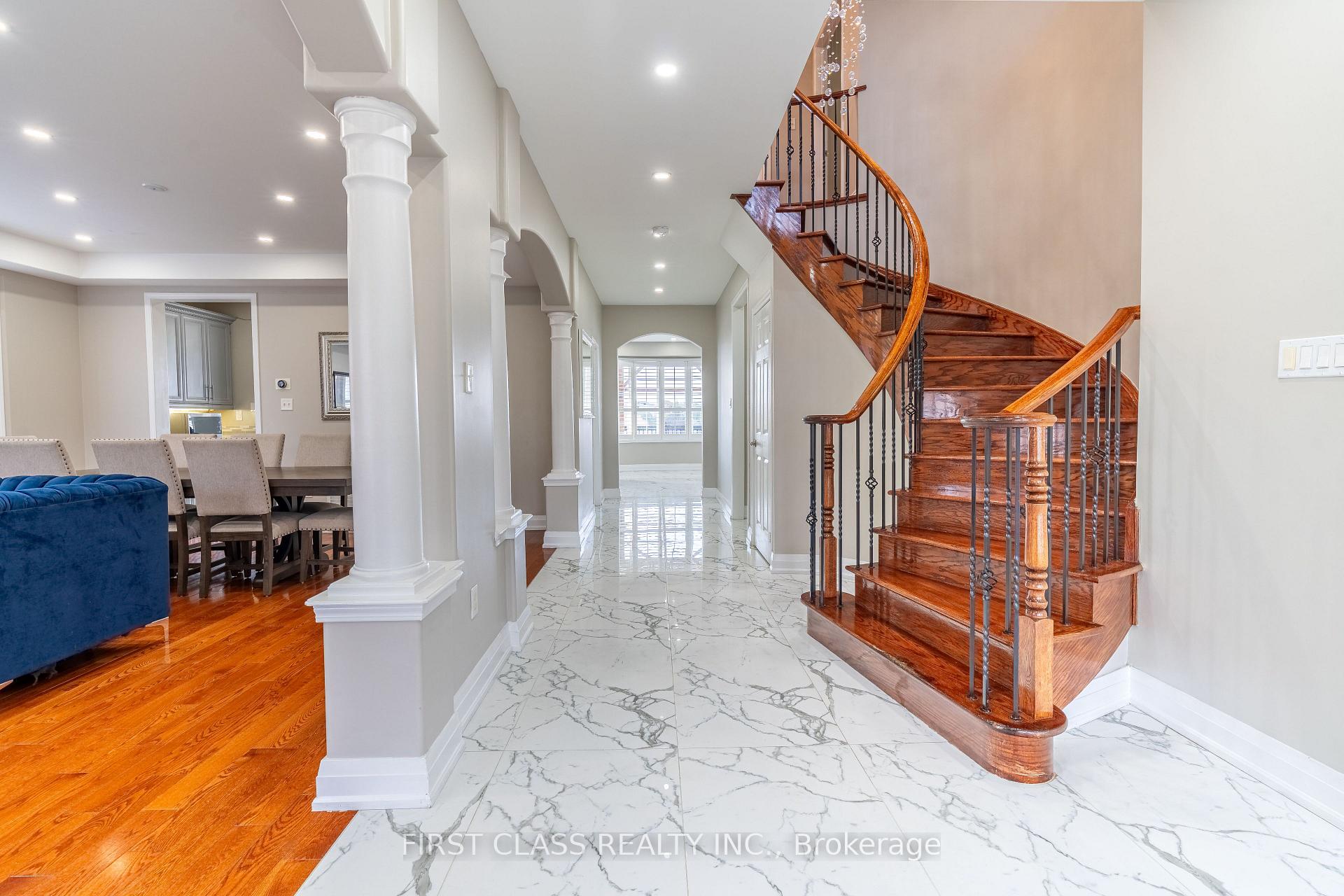 Photo 5 of 26 Pecan Drive, Brampton, Vales of Castlemore — HOMEH