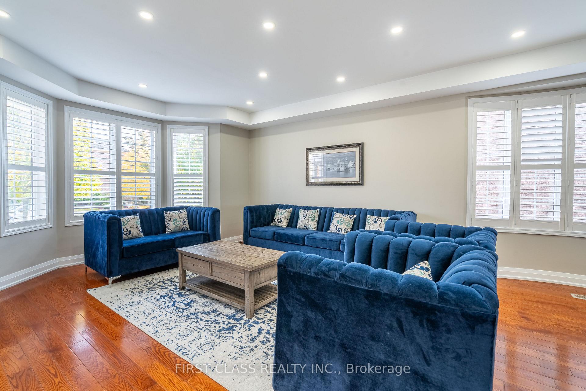 Photo 7 of 26 Pecan Drive, Brampton, Vales of Castlemore — HOMEH