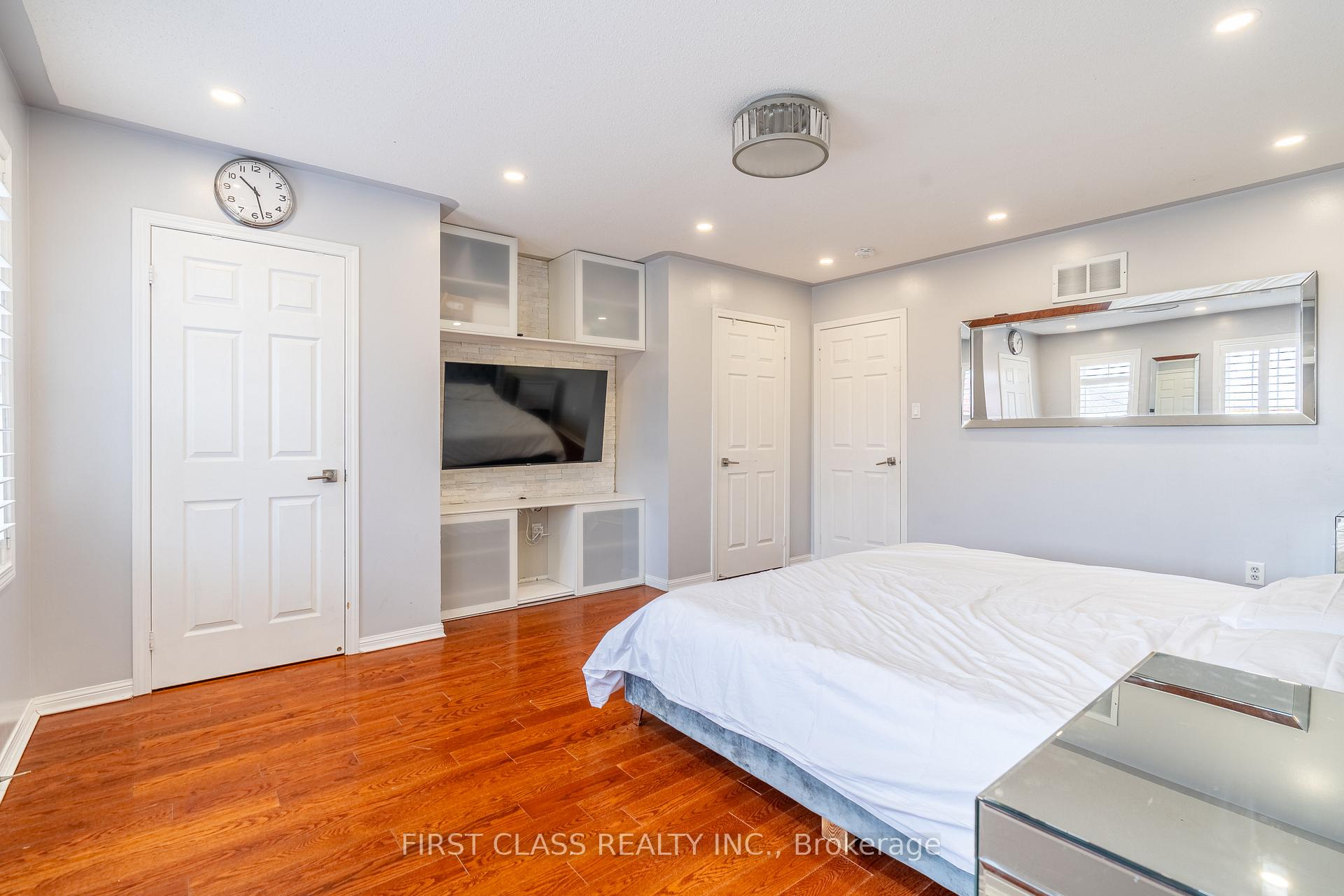 Photo 14 of 26 Pecan Drive, Brampton, Vales of Castlemore — HOMEH