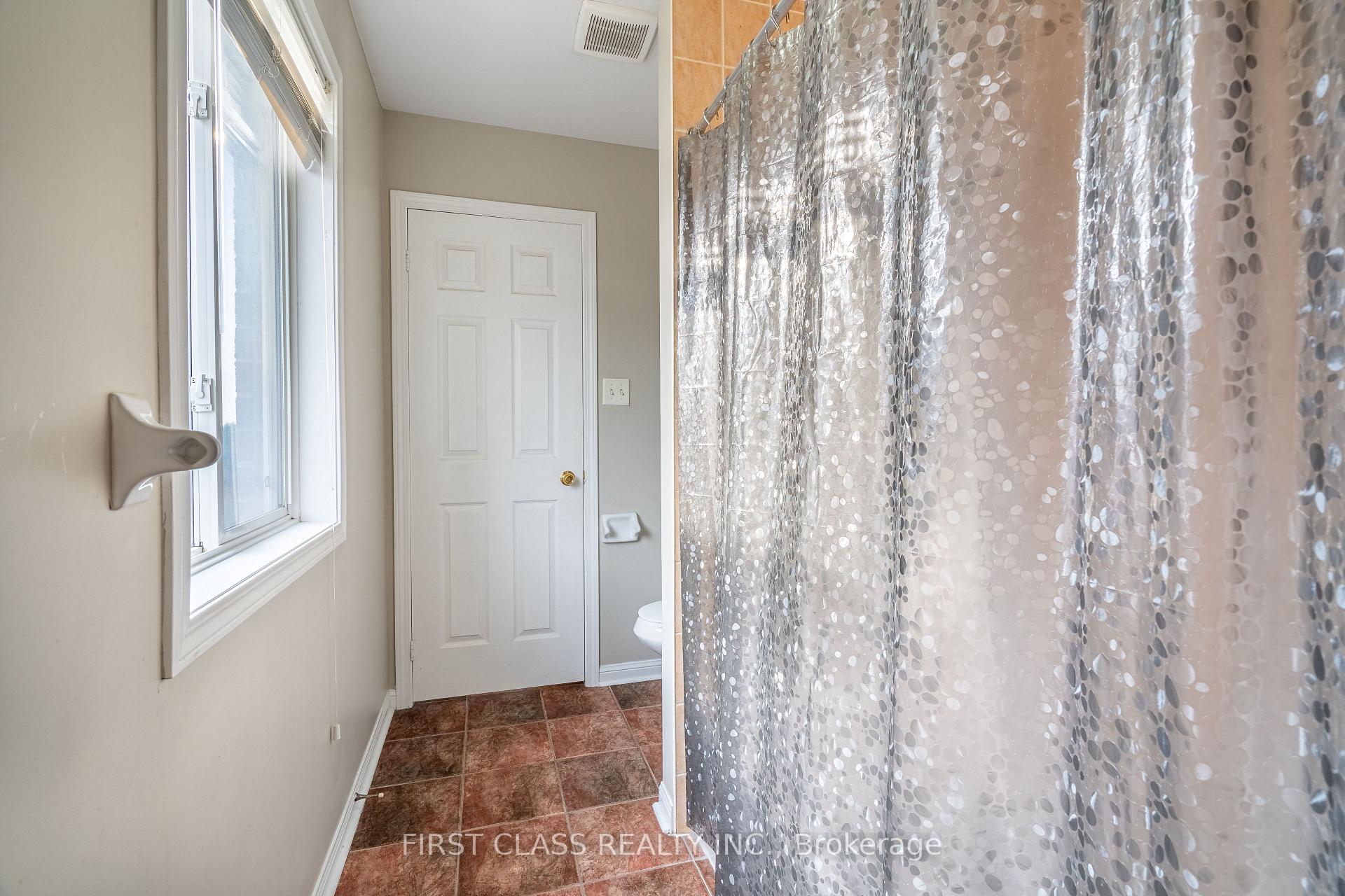 Photo 25 of 26 Pecan Drive, Brampton, Vales of Castlemore — HOMEH