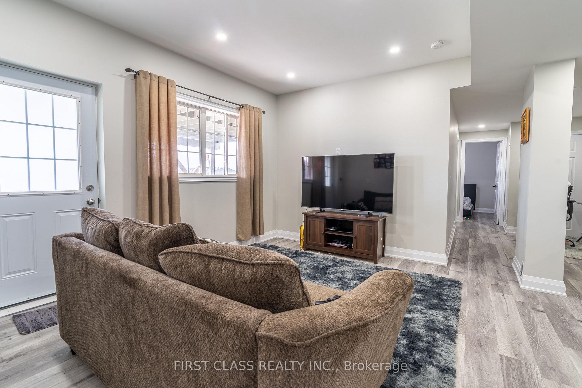 Photo 29 of 26 Pecan Drive, Brampton, Vales of Castlemore — HOMEH