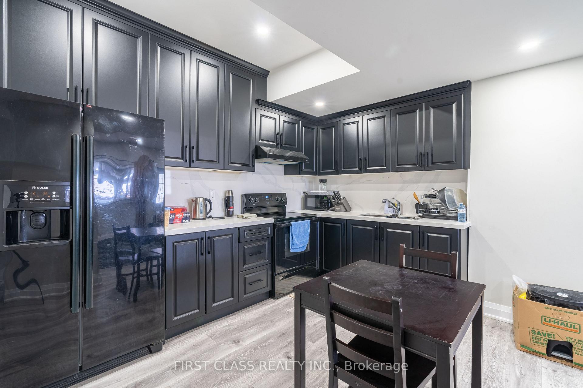 Photo 34 of 26 Pecan Drive, Brampton, Vales of Castlemore — HOMEH