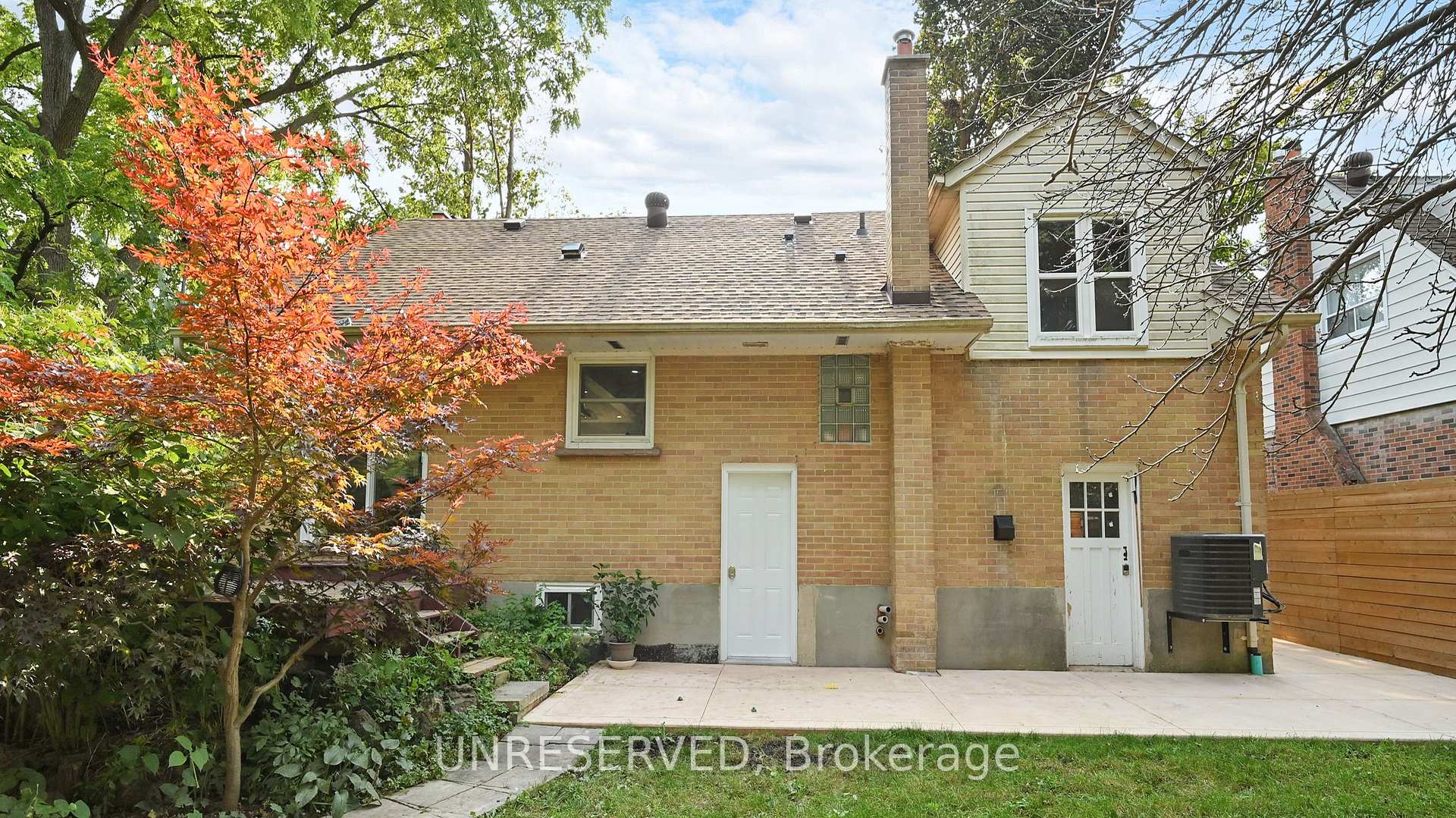 Photo 35 of 62 Mary Street, Brampton, Downtown Brampton — HOMEH