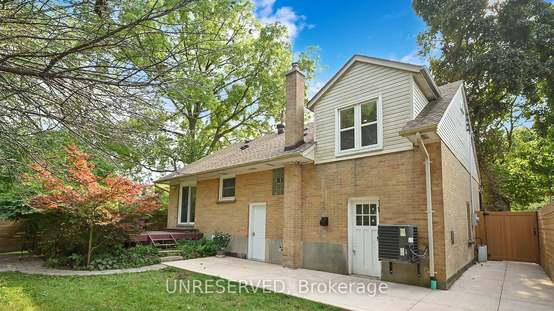 Photo 36 of 62 Mary Street, Brampton, Downtown Brampton — HOMEH