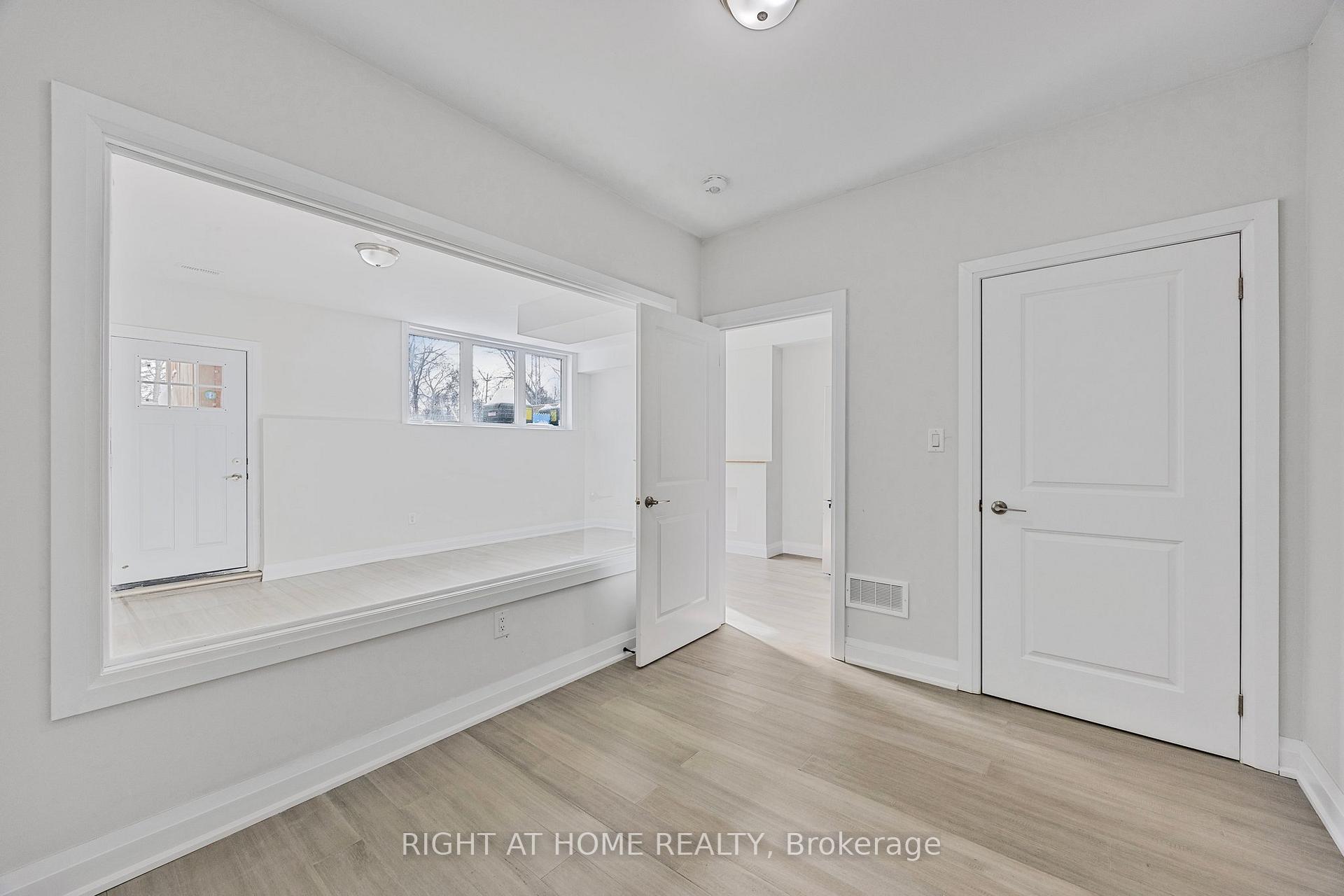 Front of Unit 1, 99 Sophia Street W