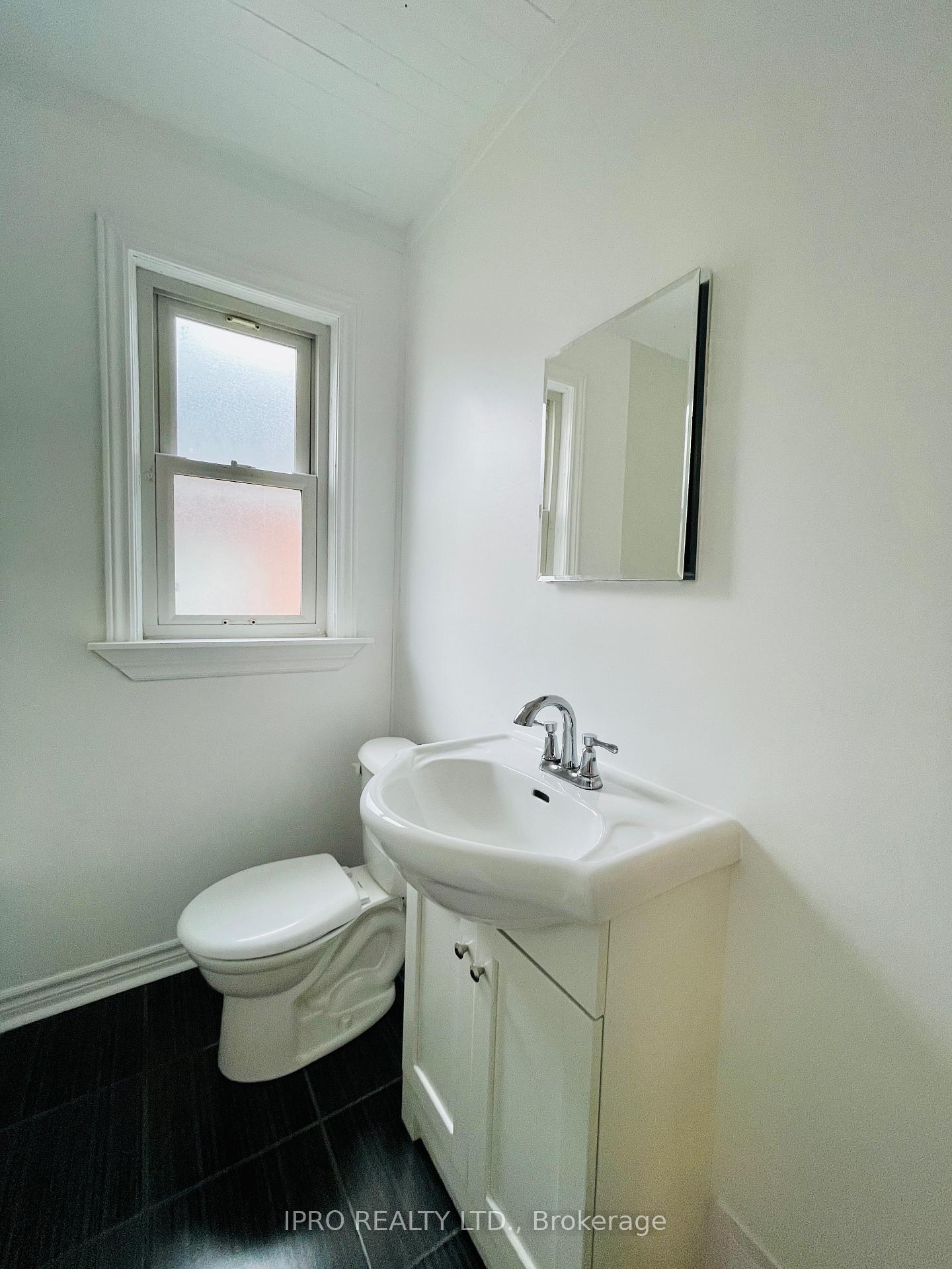 Photo 9 of 115 Brucedale Avenue E, Hamilton, Centremount — HOMEH
