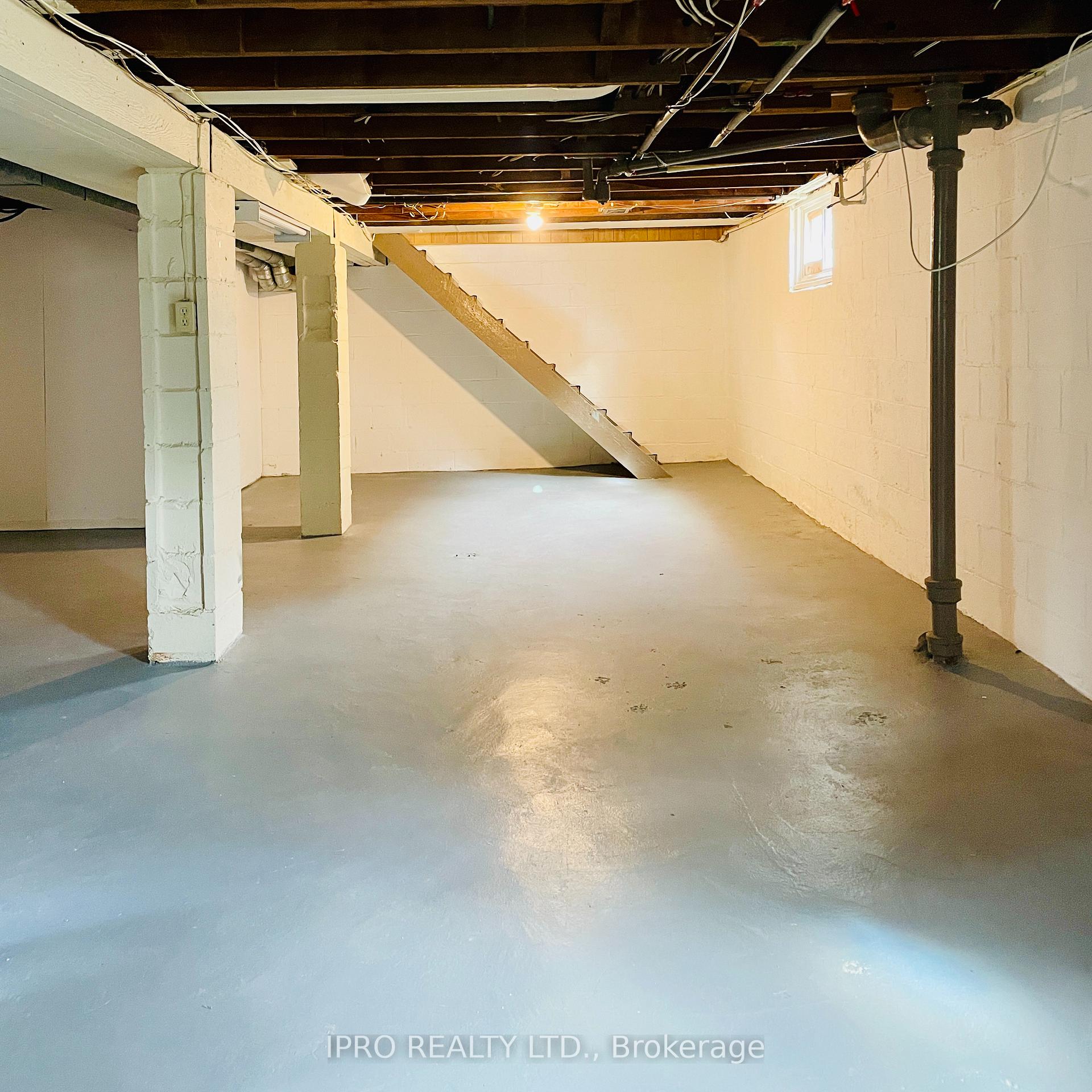 Photo 25 of 115 Brucedale Avenue E, Hamilton, Centremount — HOMEH