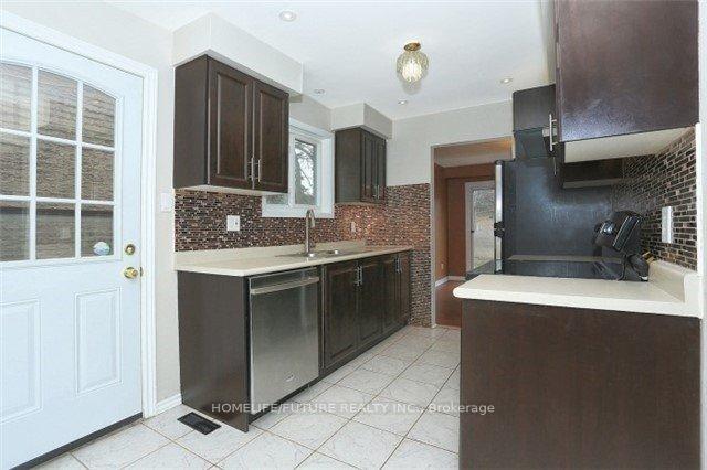 Photo 2 of 1335 Brands Court, Pickering, Liverpool — HOMEH