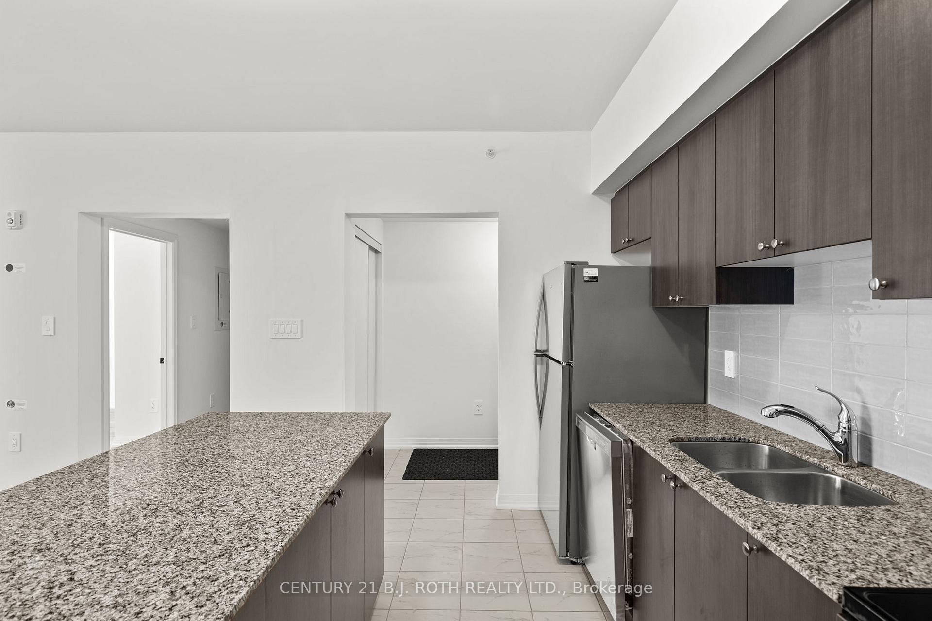 Photo 4 of Unit 504, 15 Kneeshaw Drive, Barrie, Rural Barrie Southeast — HOMEH