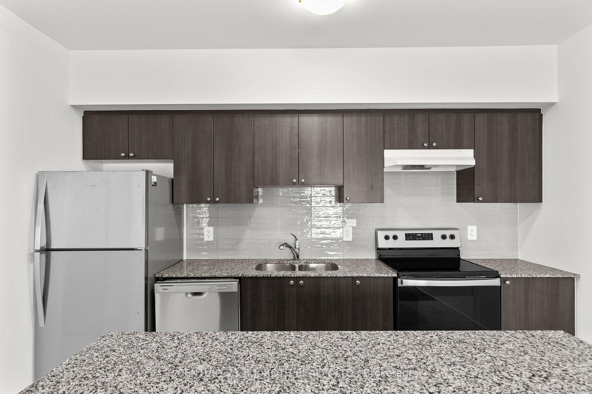 Photo 16 of Unit 504, 15 Kneeshaw Drive, Barrie, Rural Barrie Southeast — HOMEH