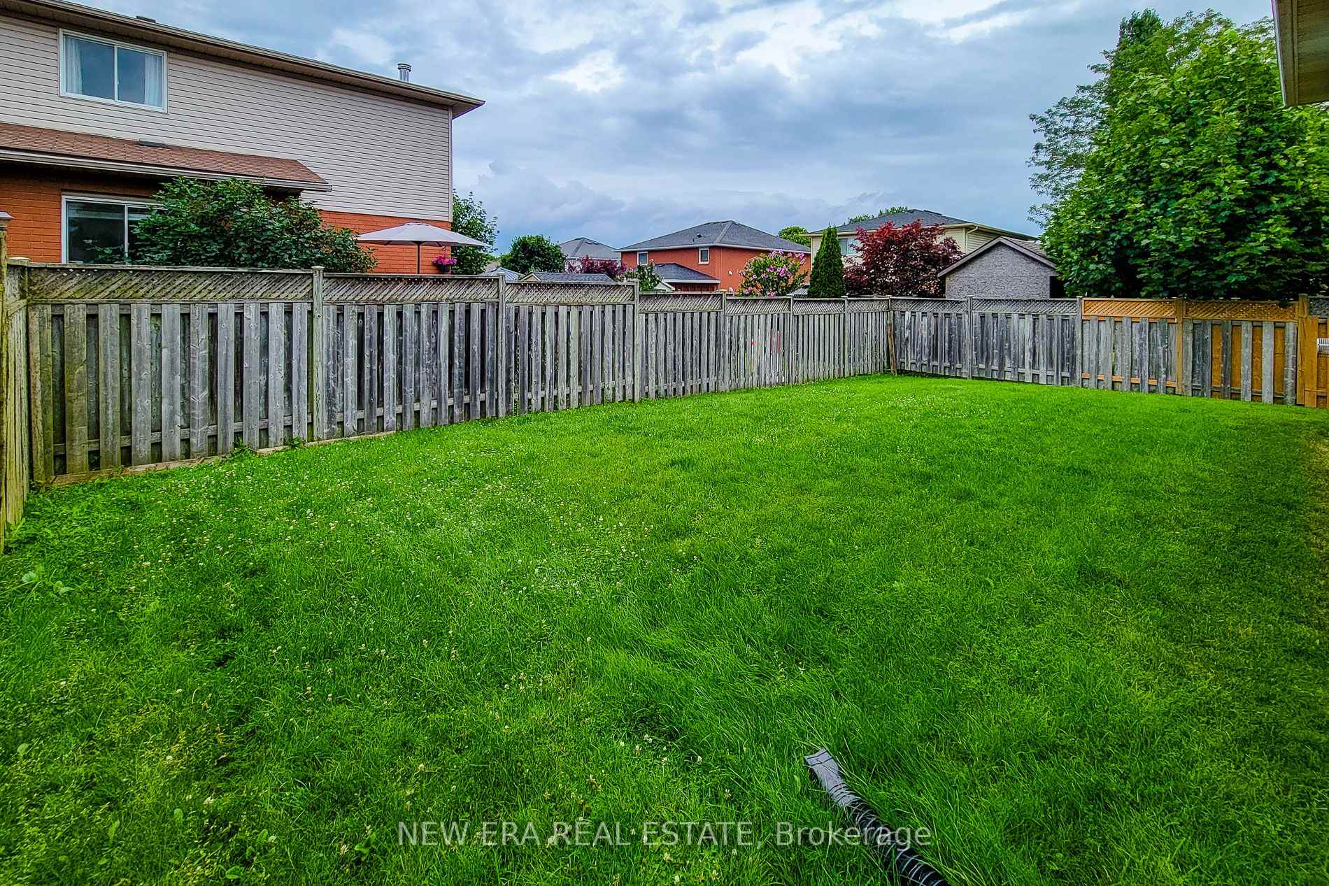 Photo 13 of 31 Foxmeadow Drive, Hamilton, Stoney Creek — HOMEH