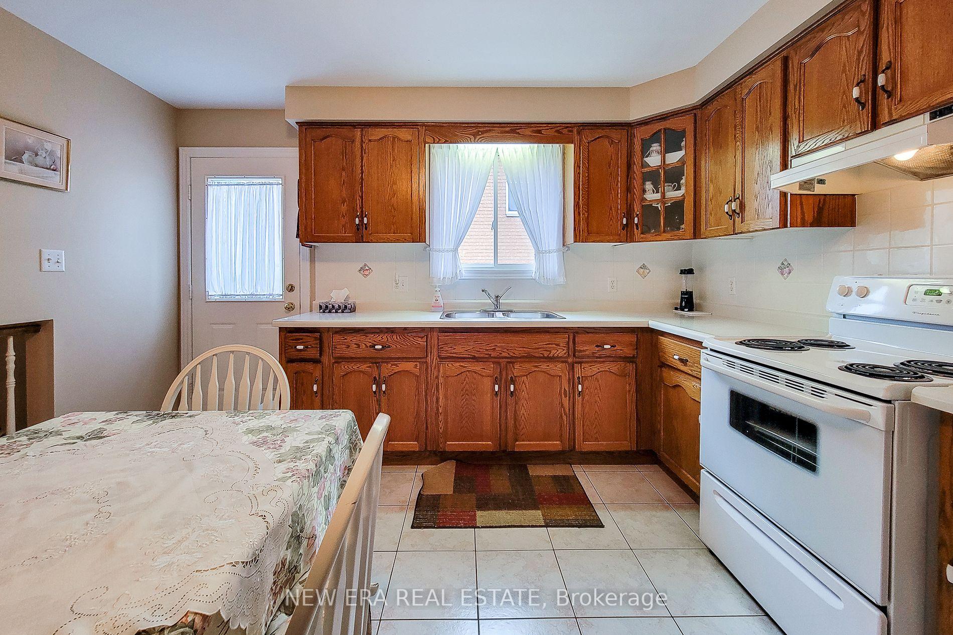 Photo 34 of 31 Foxmeadow Drive, Hamilton, Stoney Creek — HOMEH