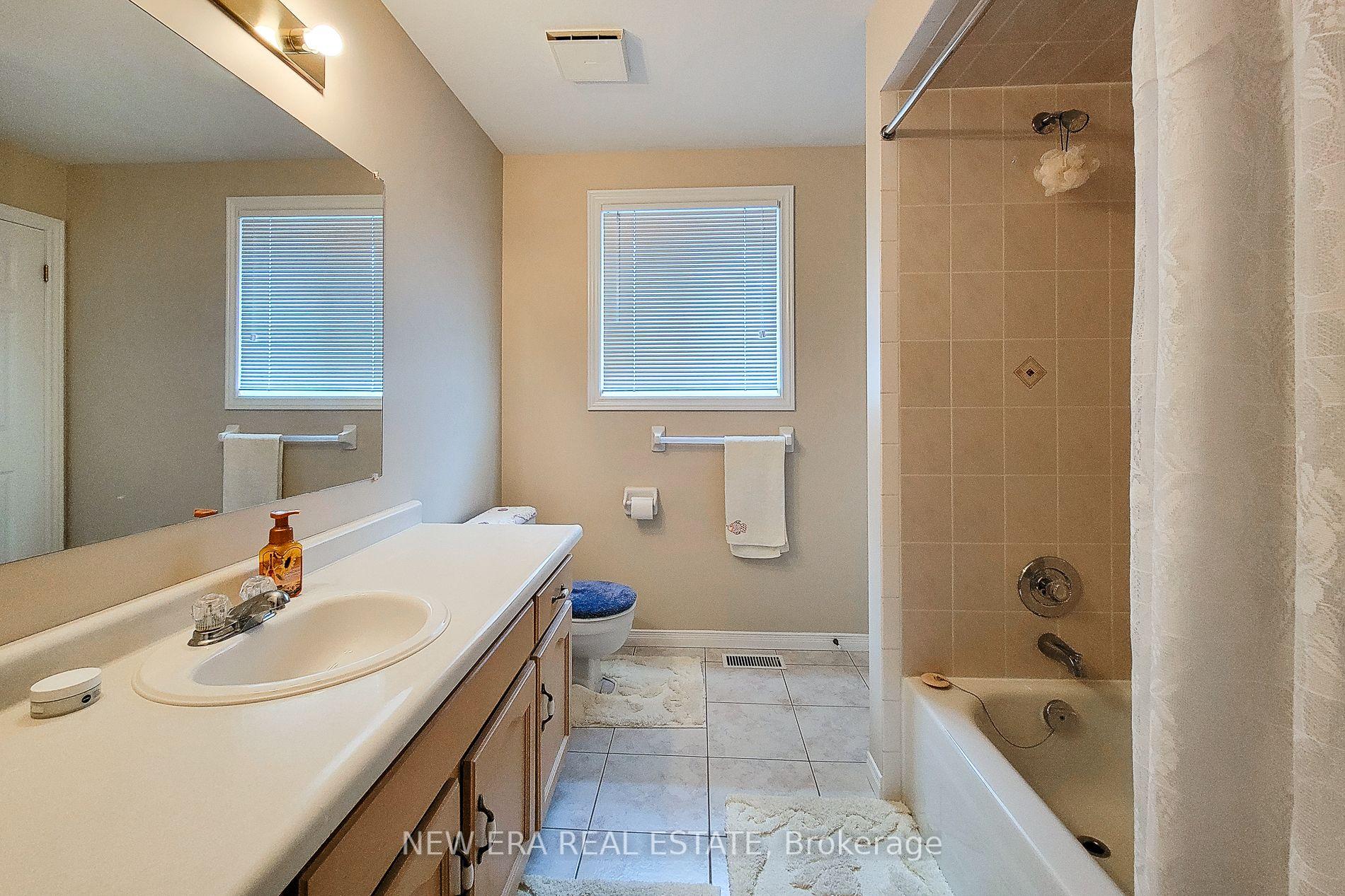 Photo 38 of 31 Foxmeadow Drive, Hamilton, Stoney Creek — HOMEH