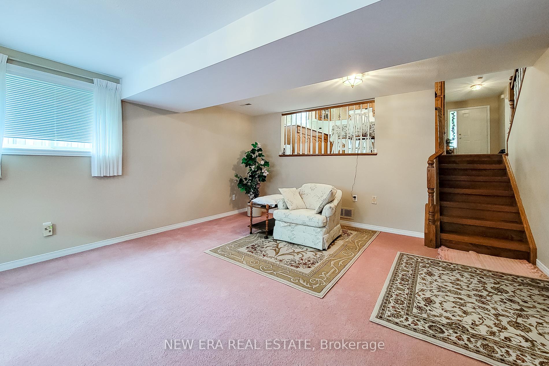 Photo 30 of 31 Foxmeadow Drive, Hamilton, Stoney Creek — HOMEH