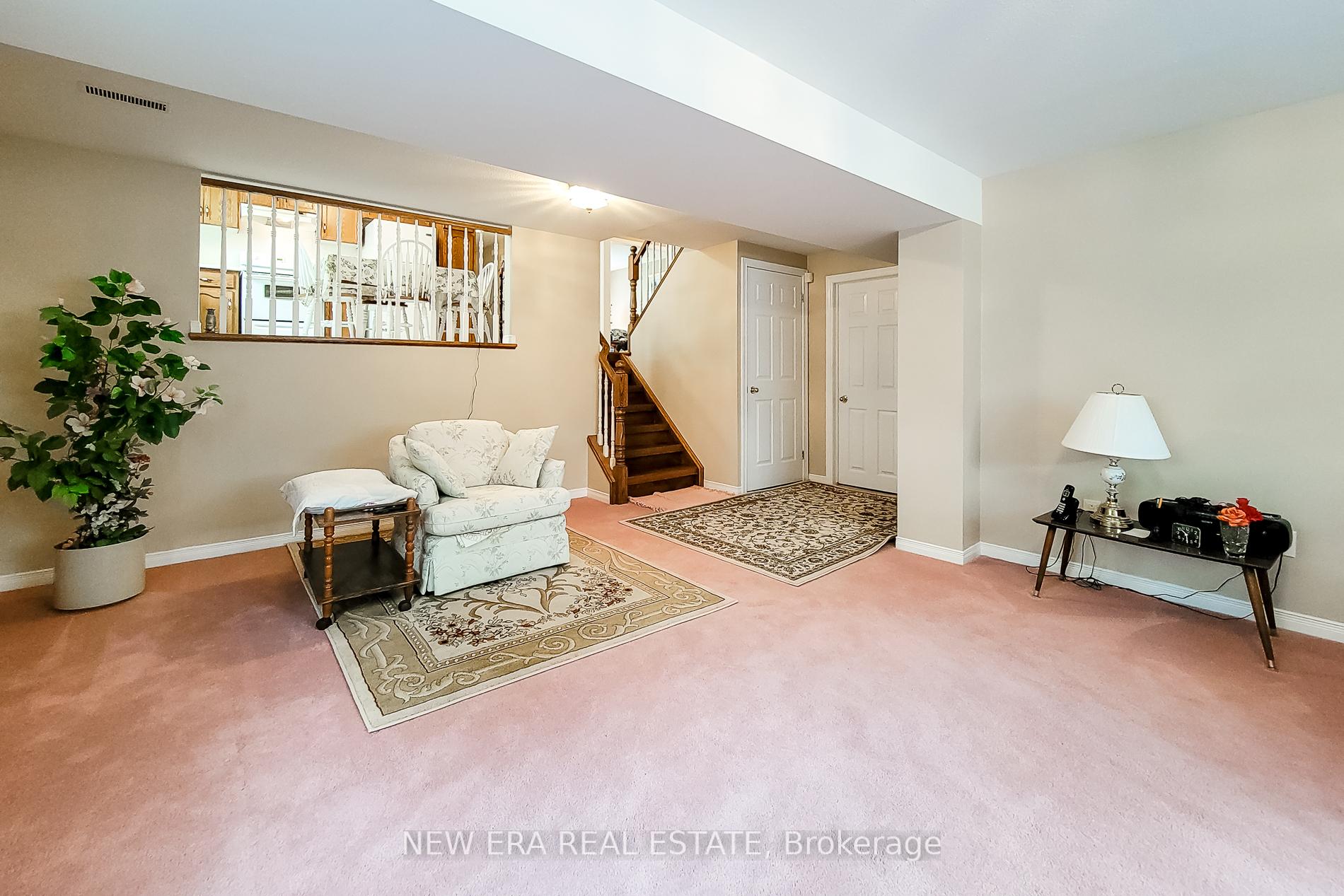 Photo 39 of 31 Foxmeadow Drive, Hamilton, Stoney Creek — HOMEH