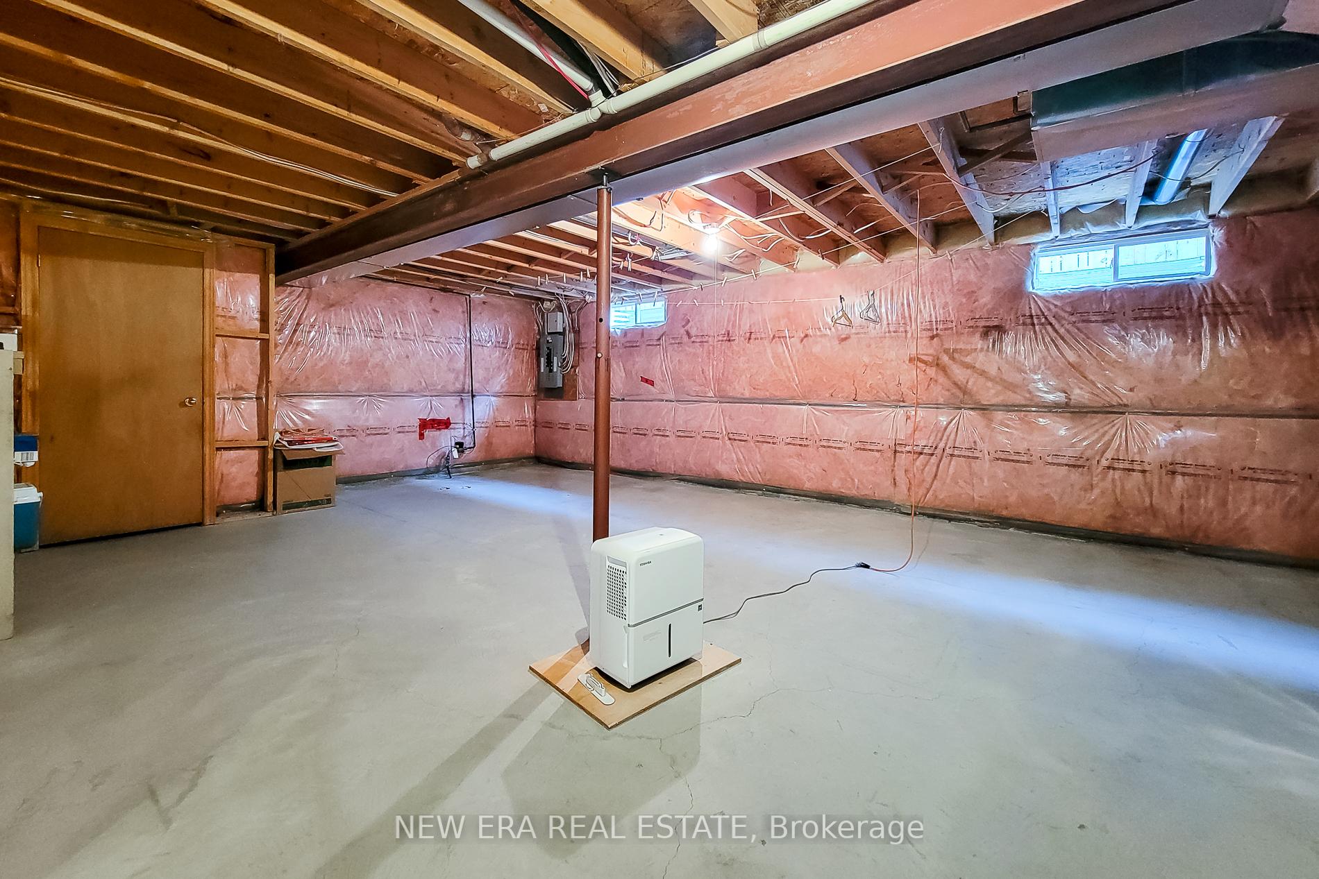 Photo 36 of 31 Foxmeadow Drive, Hamilton, Stoney Creek — HOMEH