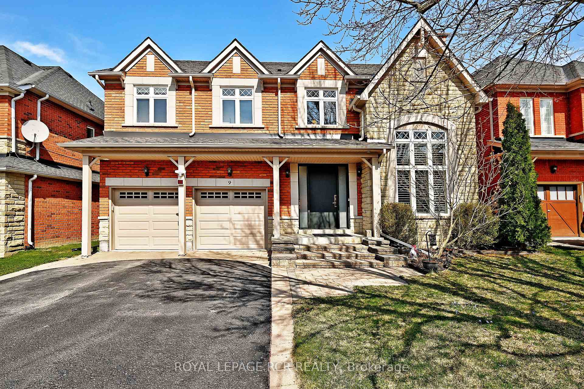 Photo 1 of 9 Deerhorn Crescent, Aurora, Aurora Highlands — HOMEH