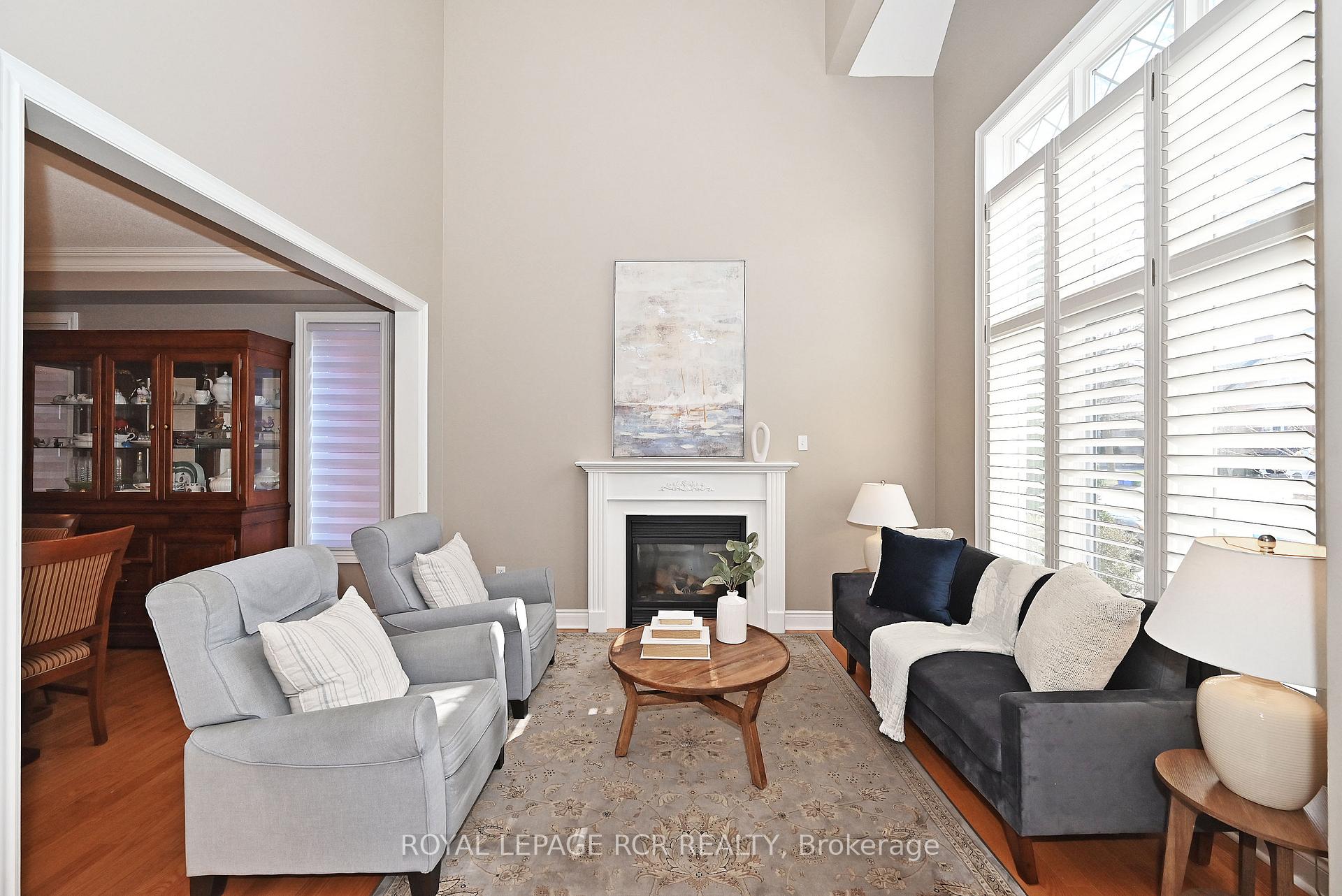 Photo 10 of 9 Deerhorn Crescent, Aurora, Aurora Highlands — HOMEH