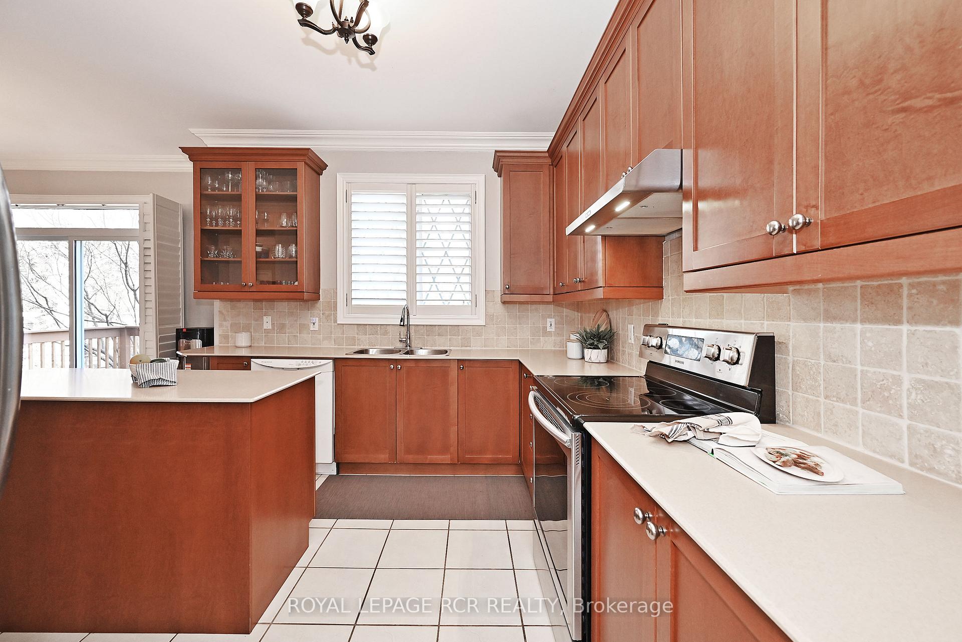 Photo 21 of 9 Deerhorn Crescent, Aurora, Aurora Highlands — HOMEH