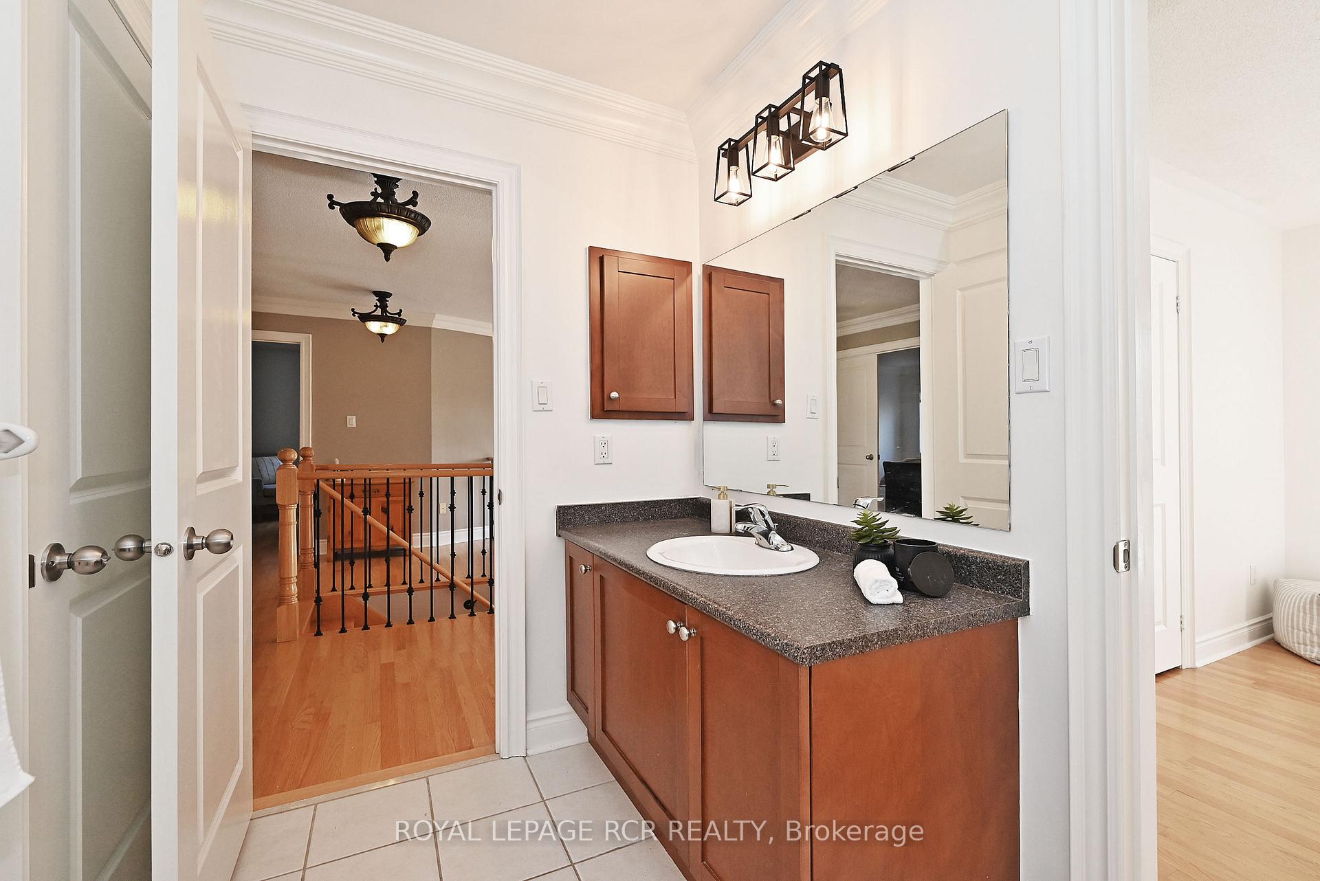 Photo 17 of 9 Deerhorn Crescent, Aurora, Aurora Highlands — HOMEH