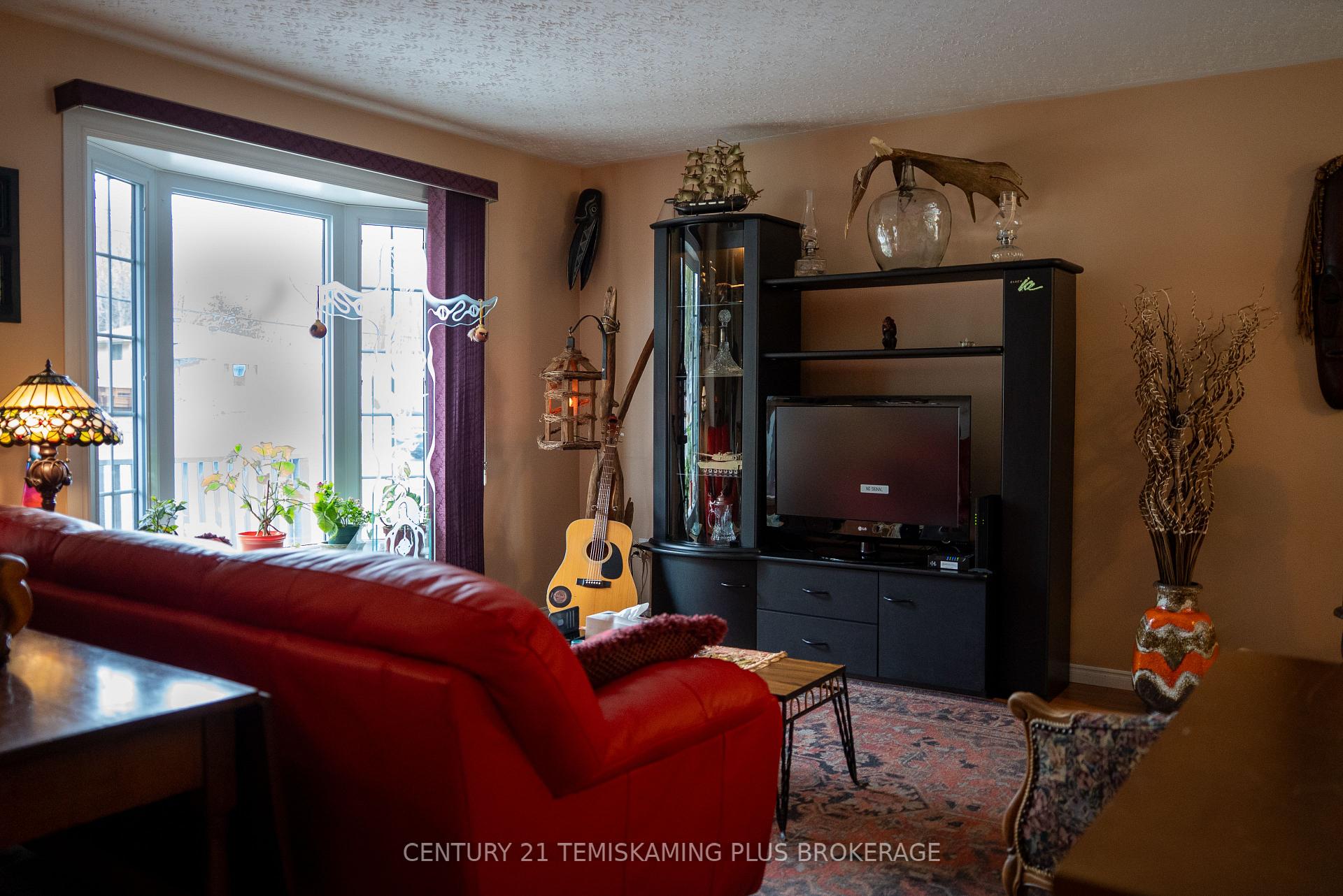 Photo 3 of 181 Carter Boulevard, Temiskaming Shores, Haileybury — HOMEH