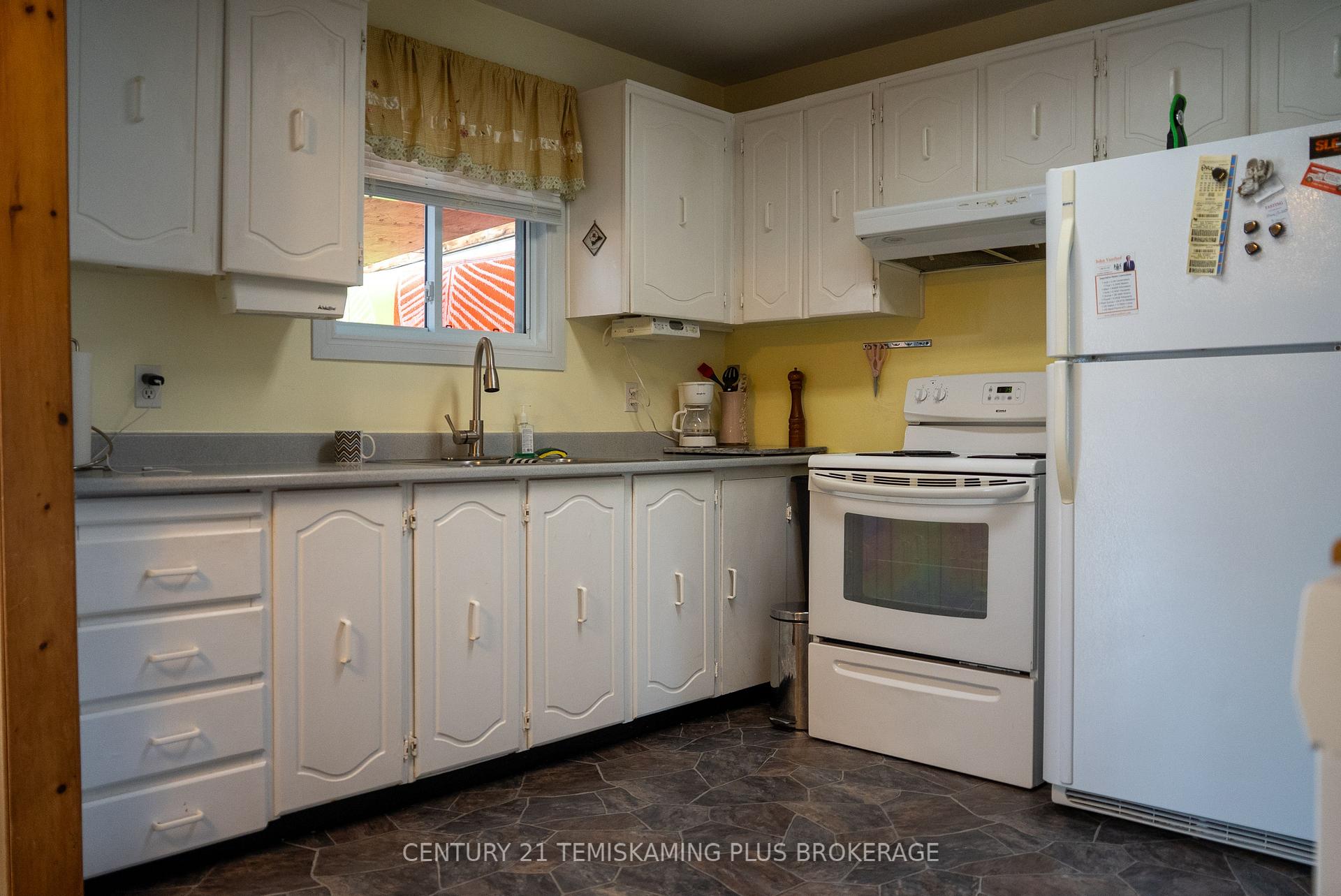 Photo 5 of 181 Carter Boulevard, Temiskaming Shores, Haileybury — HOMEH