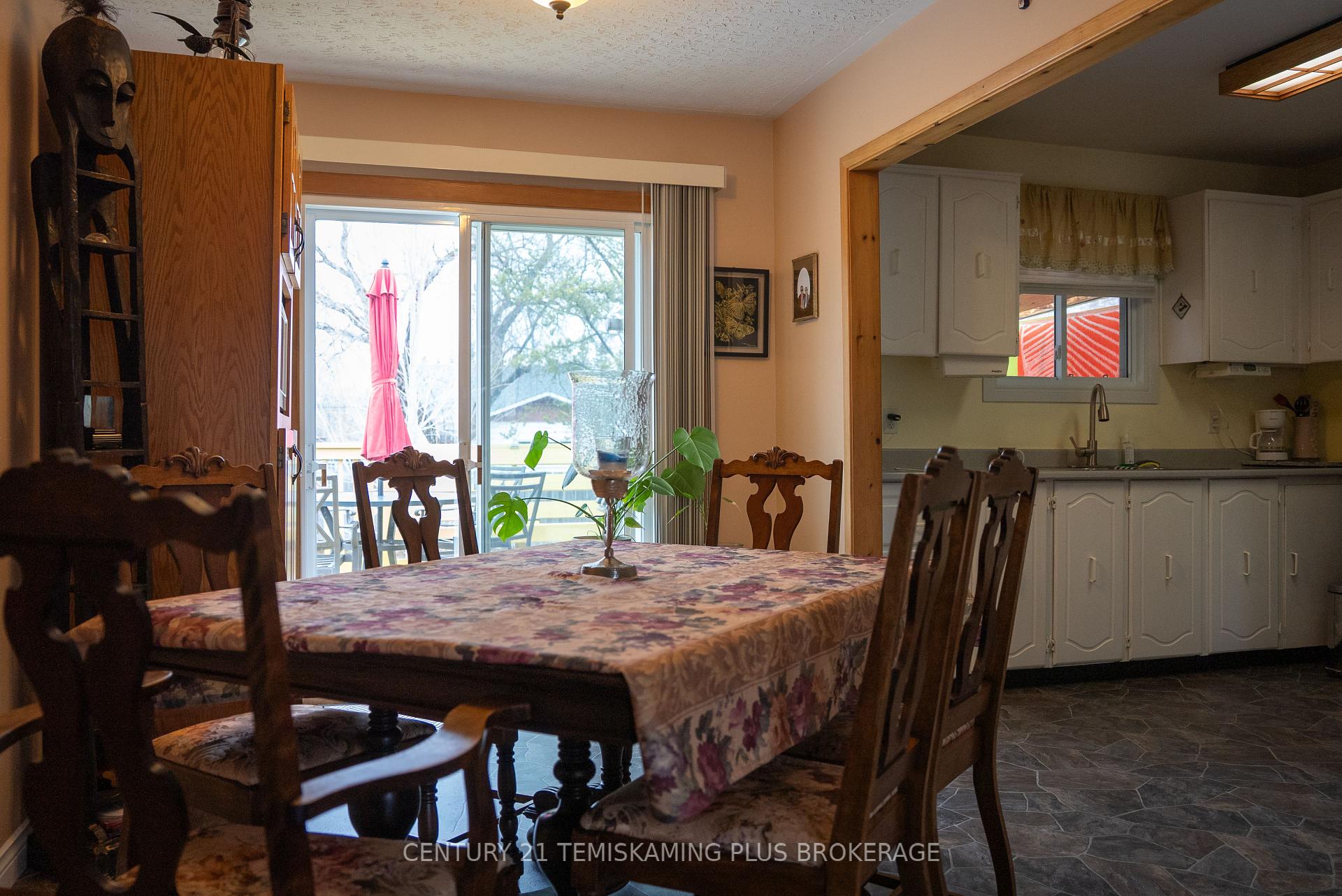 Photo 12 of 181 Carter Boulevard, Temiskaming Shores, Haileybury — HOMEH