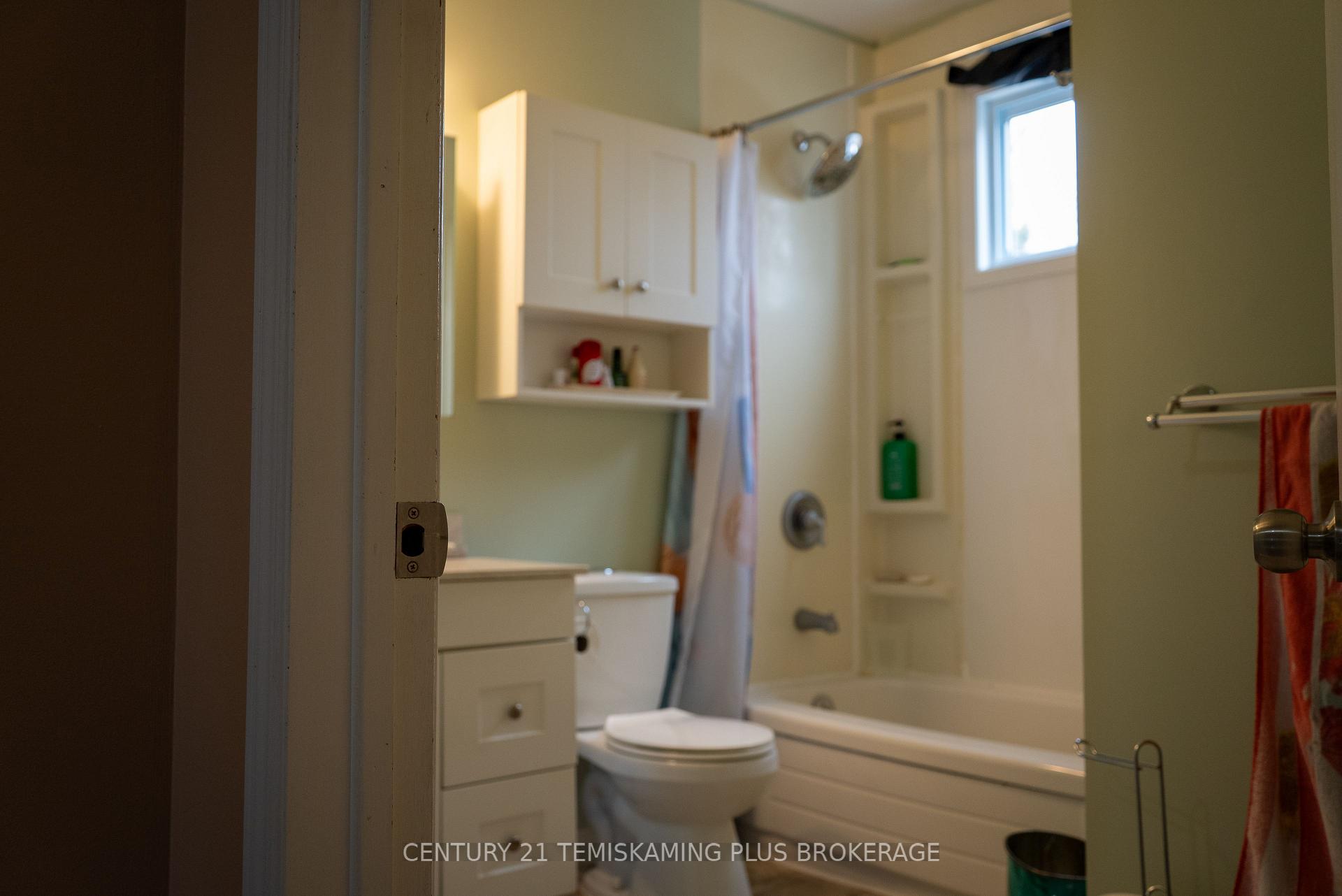 Photo 9 of 181 Carter Boulevard, Temiskaming Shores, Haileybury — HOMEH