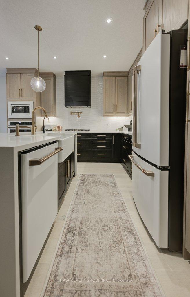 Photo 2 of 641 Wild Rye Street, Waterloo — HOMEH